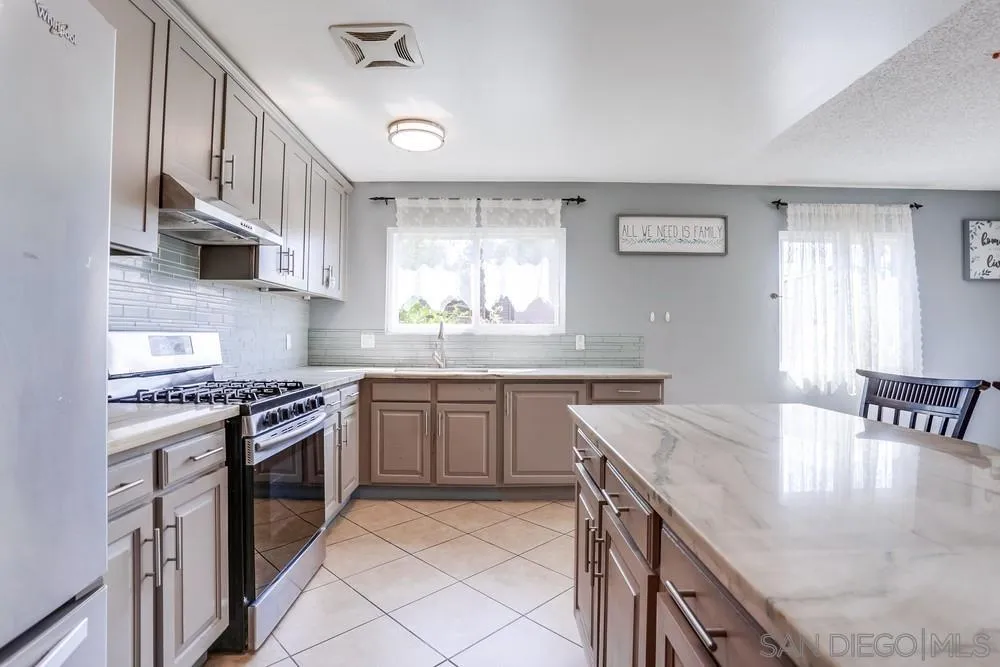 https://cdn.realtyfeed.com/cdn/127/250036571/0e6fe5c9449c808c1df85297a90c0753.webp