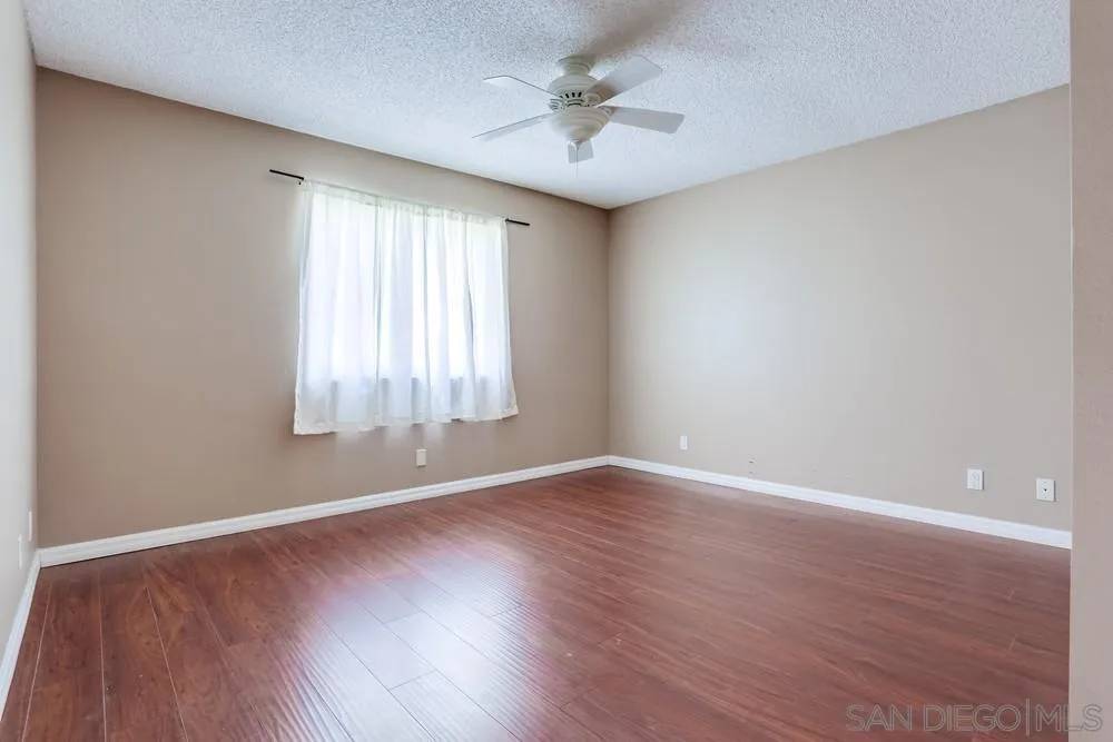 https://cdn.realtyfeed.com/cdn/127/250036571/22bd88c3938ef9d463a927690bea3d41.webp
