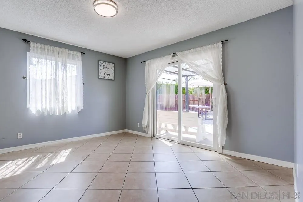 https://cdn.realtyfeed.com/cdn/127/250036571/73dd2c66c8b4d0e3cc388fbb2cad96dd.webp