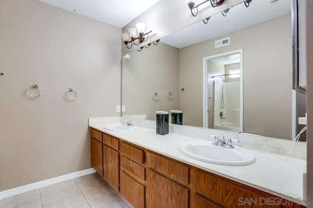https://cdn.realtyfeed.com/cdn/127/250036571/90d2047db9c13630f831d4b9fcd23f34.webp