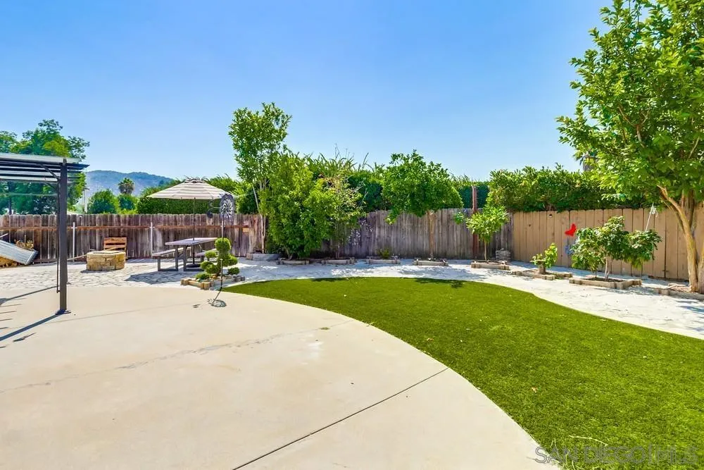 https://cdn.realtyfeed.com/cdn/127/250036571/928074ef5e888da5546dab4dcb8e8776.webp