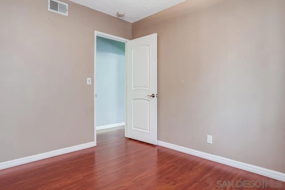 https://cdn.realtyfeed.com/cdn/127/250036571/94a4d2488f2b3e9b9ccc16c2ab49e296.webp
