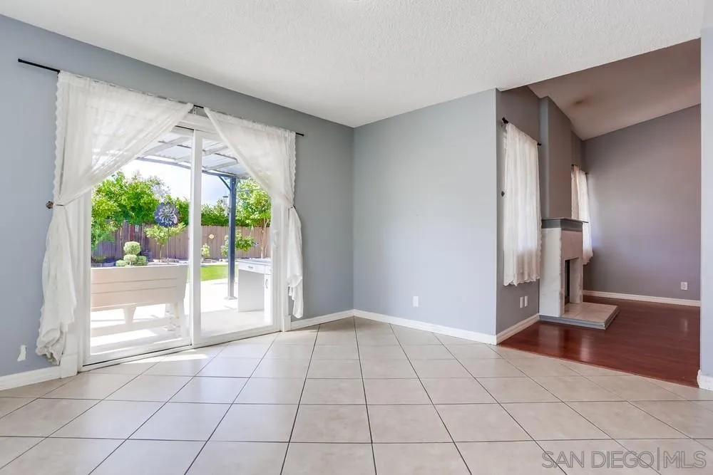 https://cdn.realtyfeed.com/cdn/127/250036571/a0472e8f3ef78d7d3eb41e9fa3af5ffc.webp