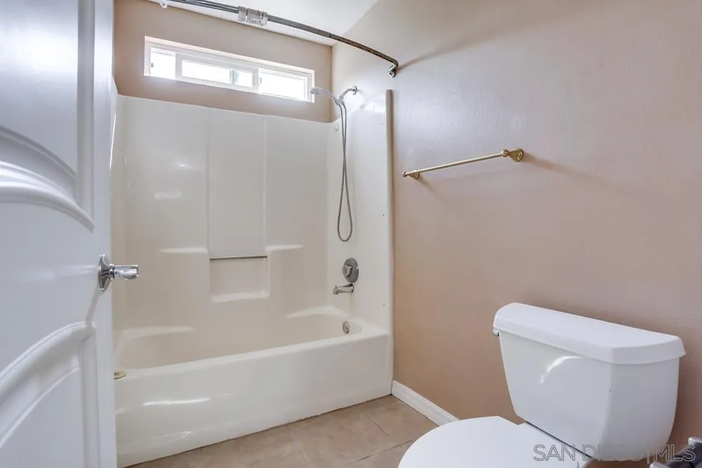 https://cdn.realtyfeed.com/cdn/127/250036571/da1f05ffac8ae32360a914eb5dfc94dc.webp