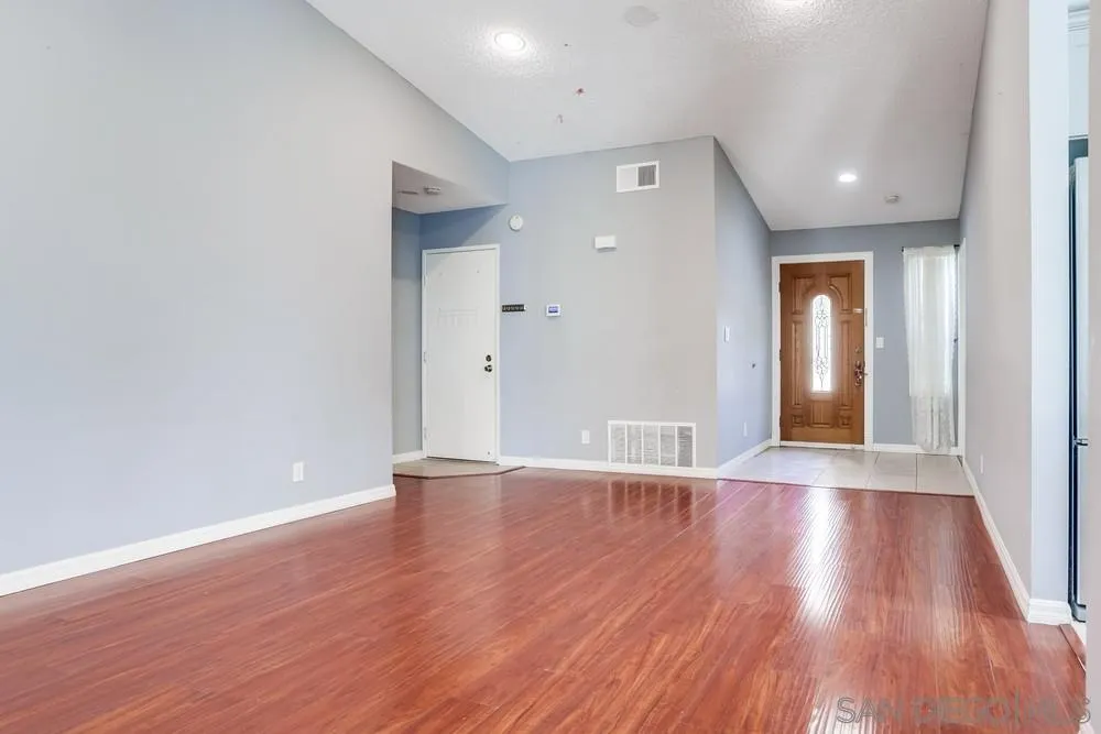 https://cdn.realtyfeed.com/cdn/127/250036571/ef028603709e54955cac371dc33c1af2.webp