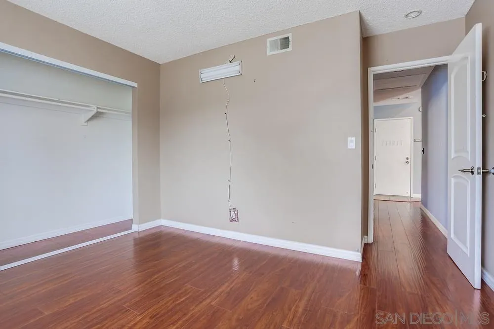 https://cdn.realtyfeed.com/cdn/127/250036571/fc4e9f90b9fab445fc5a51a8e40277f4.webp