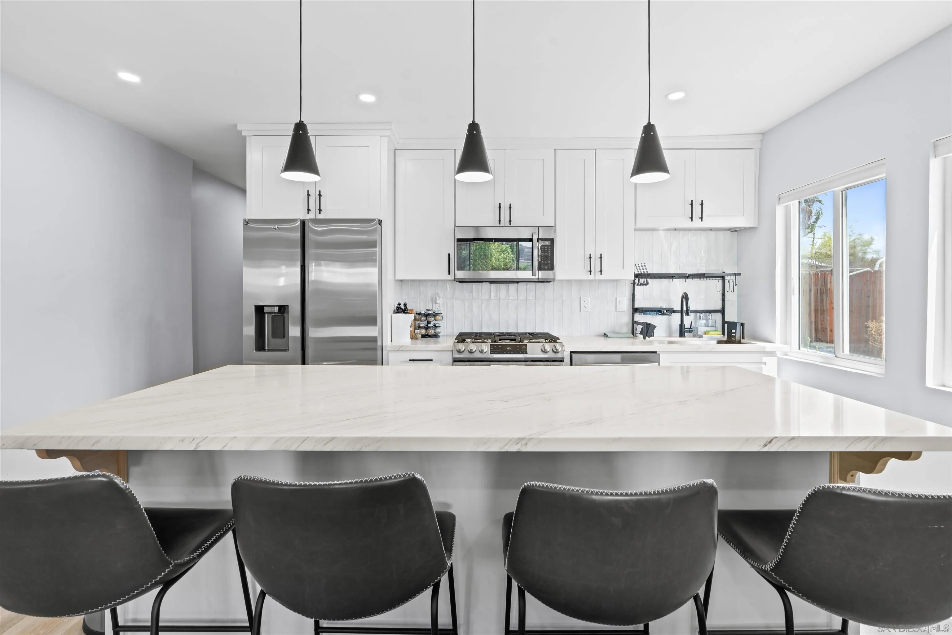 https://cdn.realtyfeed.com/cdn/127/250036575/5ee9fc64f9ca37dc9ec7d3e53c4713c2.webp