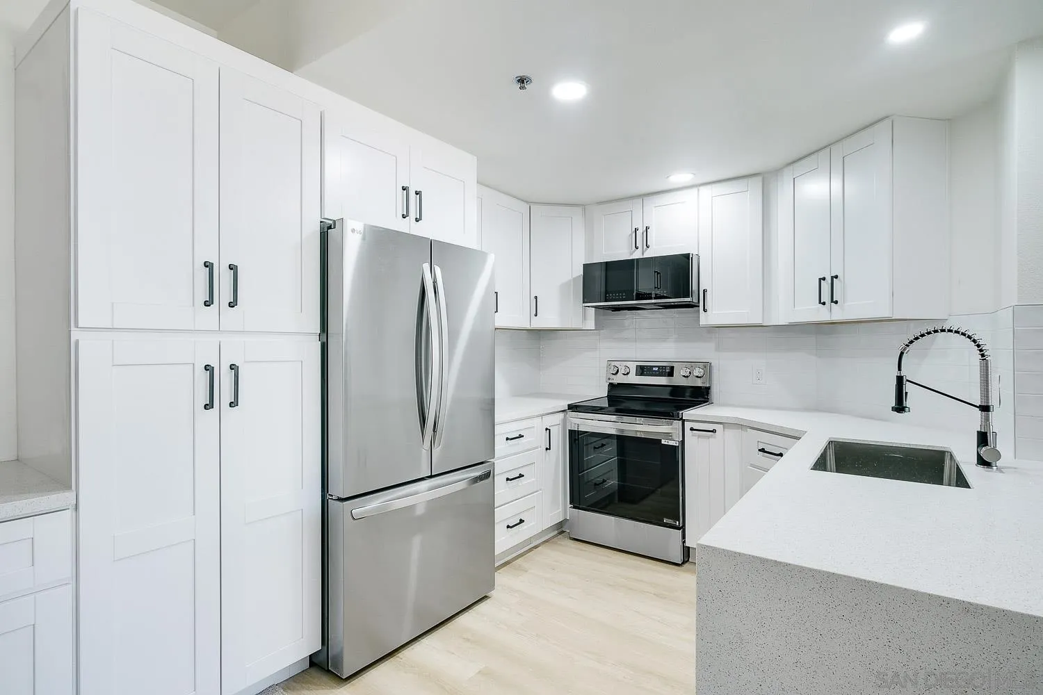 https://cdn.realtyfeed.com/cdn/127/250036577/1de5612b093c0e3a218e5df872d7c11b.webp