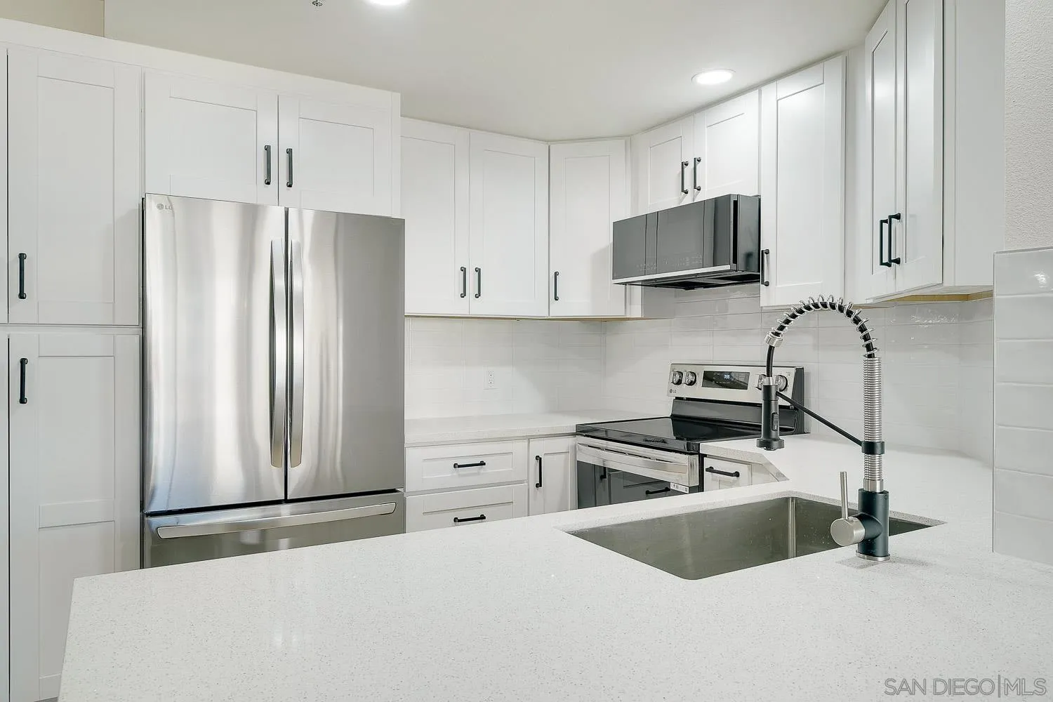https://cdn.realtyfeed.com/cdn/127/250036577/3ab47fd840135d2097e80d023f98ab3a.webp
