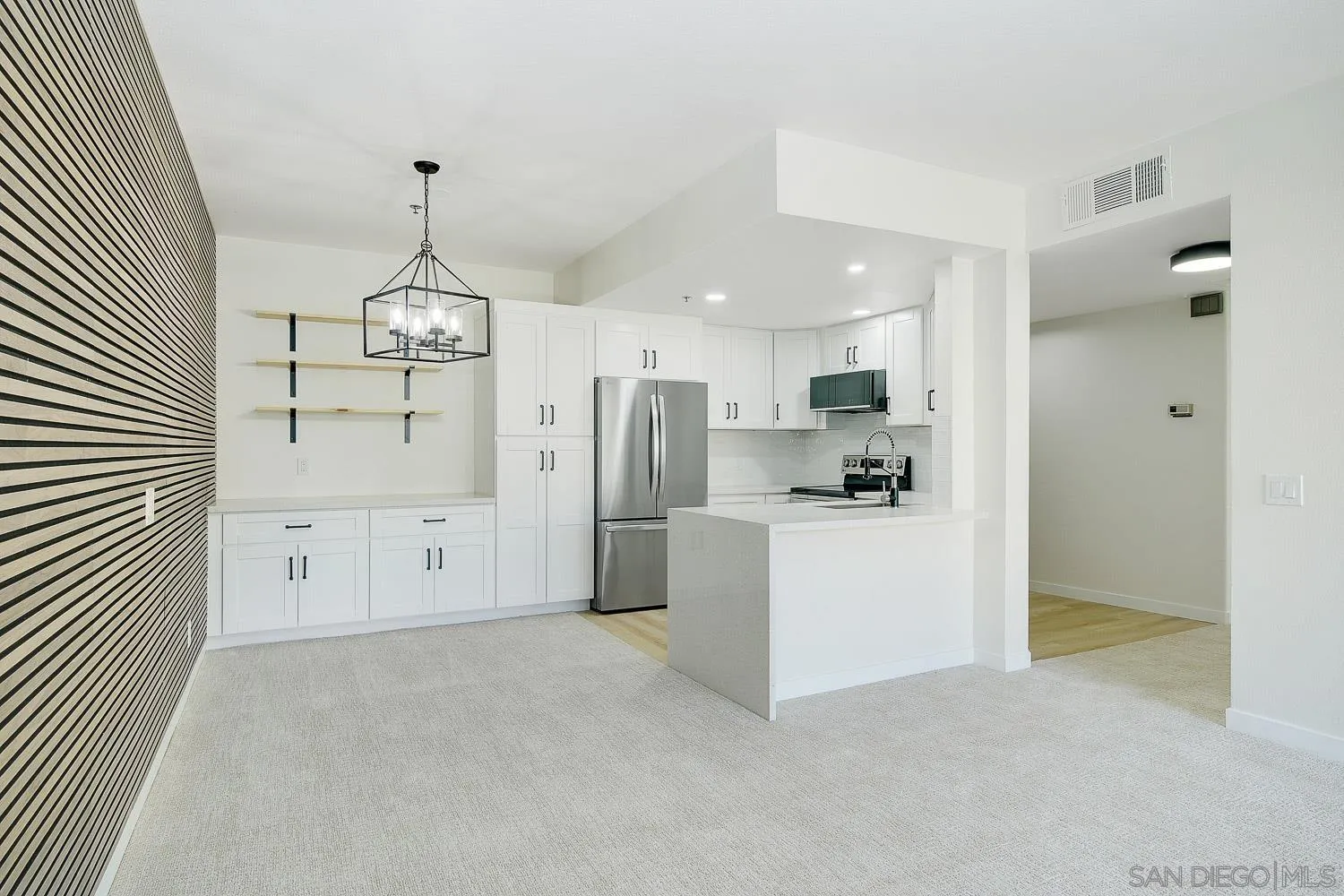 https://cdn.realtyfeed.com/cdn/127/250036577/40b5c78f743de4a3a9d5c2aacac786b4.webp