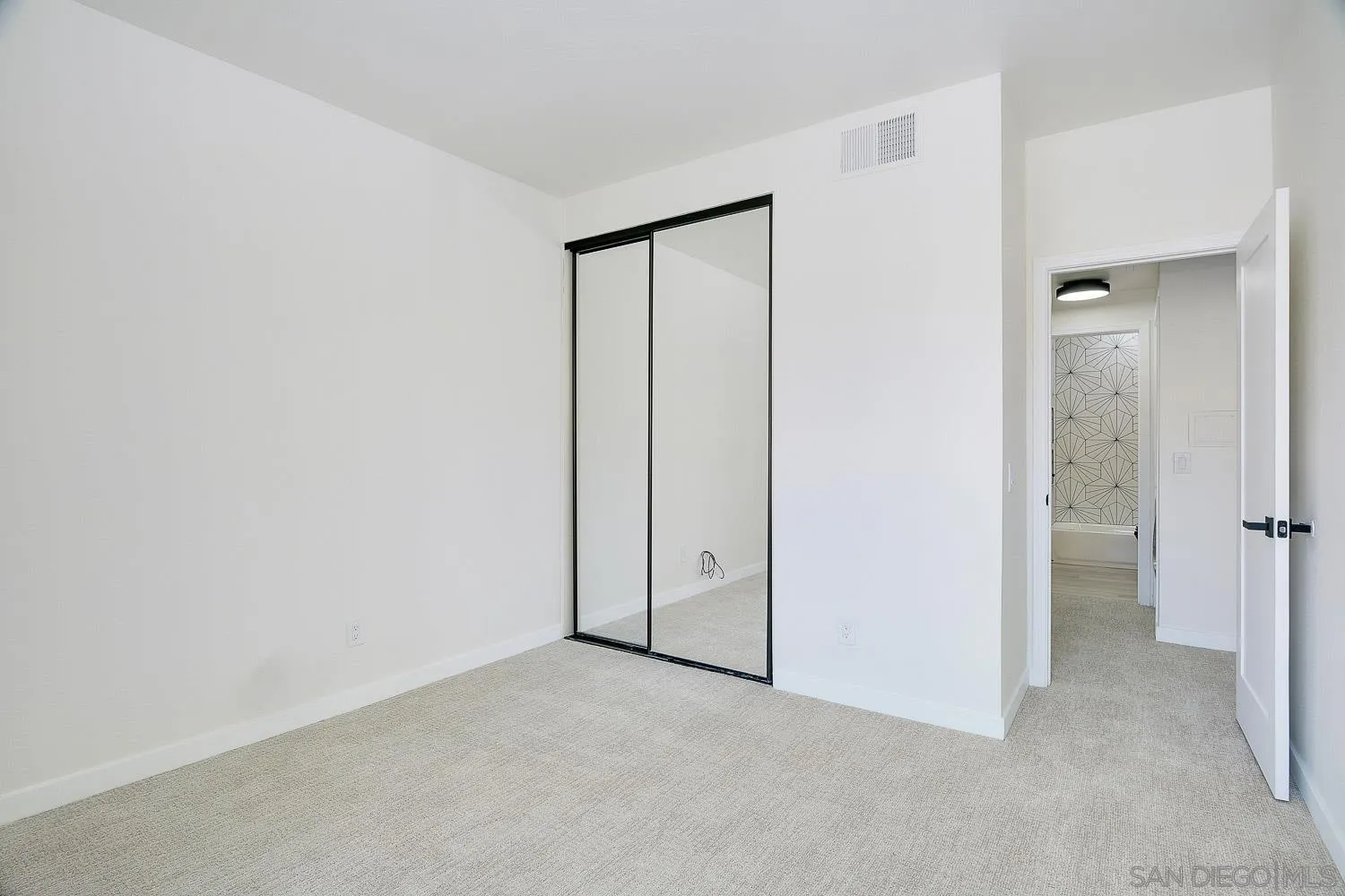 https://cdn.realtyfeed.com/cdn/127/250036577/8631cfd66479c0c2772233ad6e986ff5.webp
