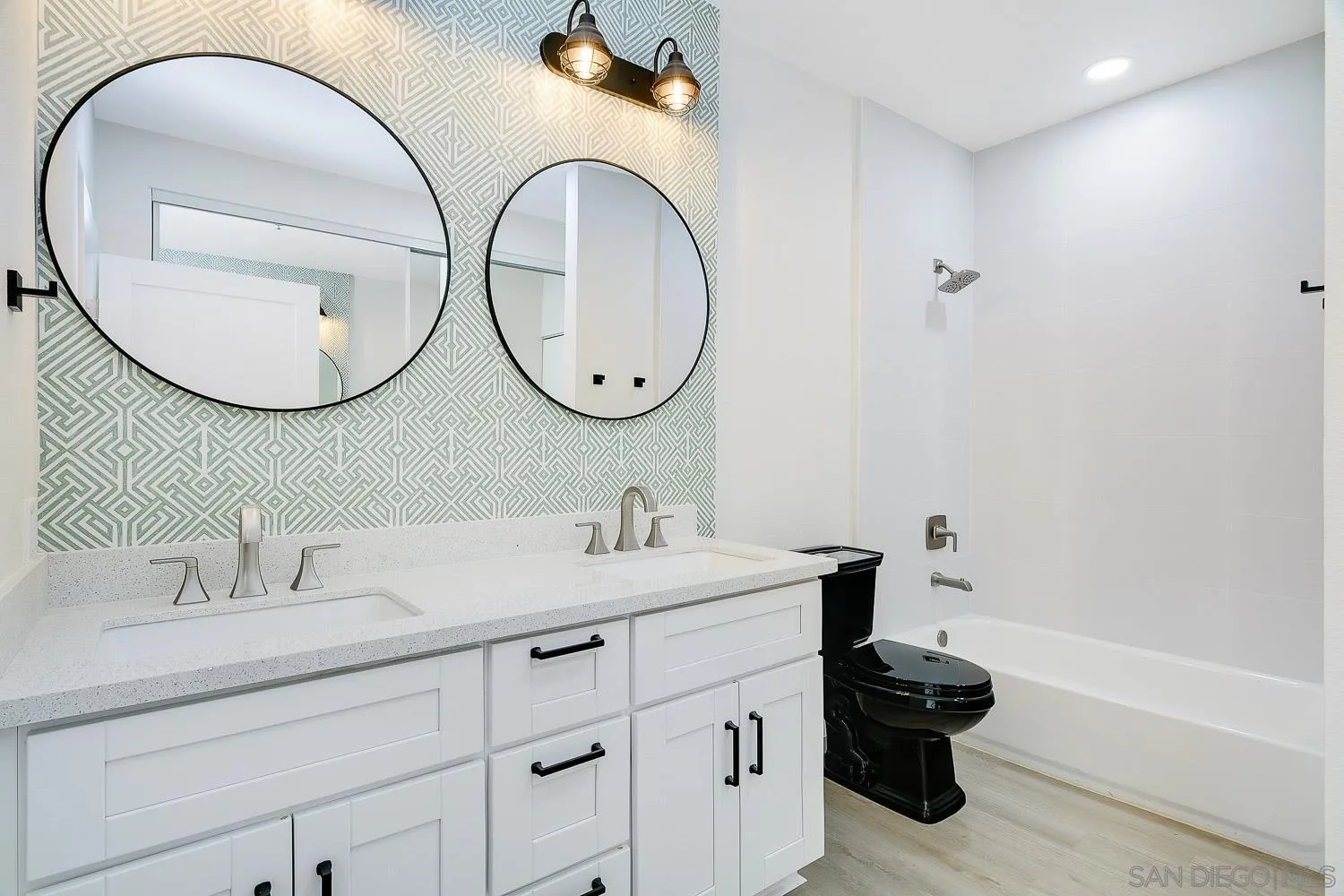 https://cdn.realtyfeed.com/cdn/127/250036577/db3d3a5328eca315d7752d4c64294c61.webp