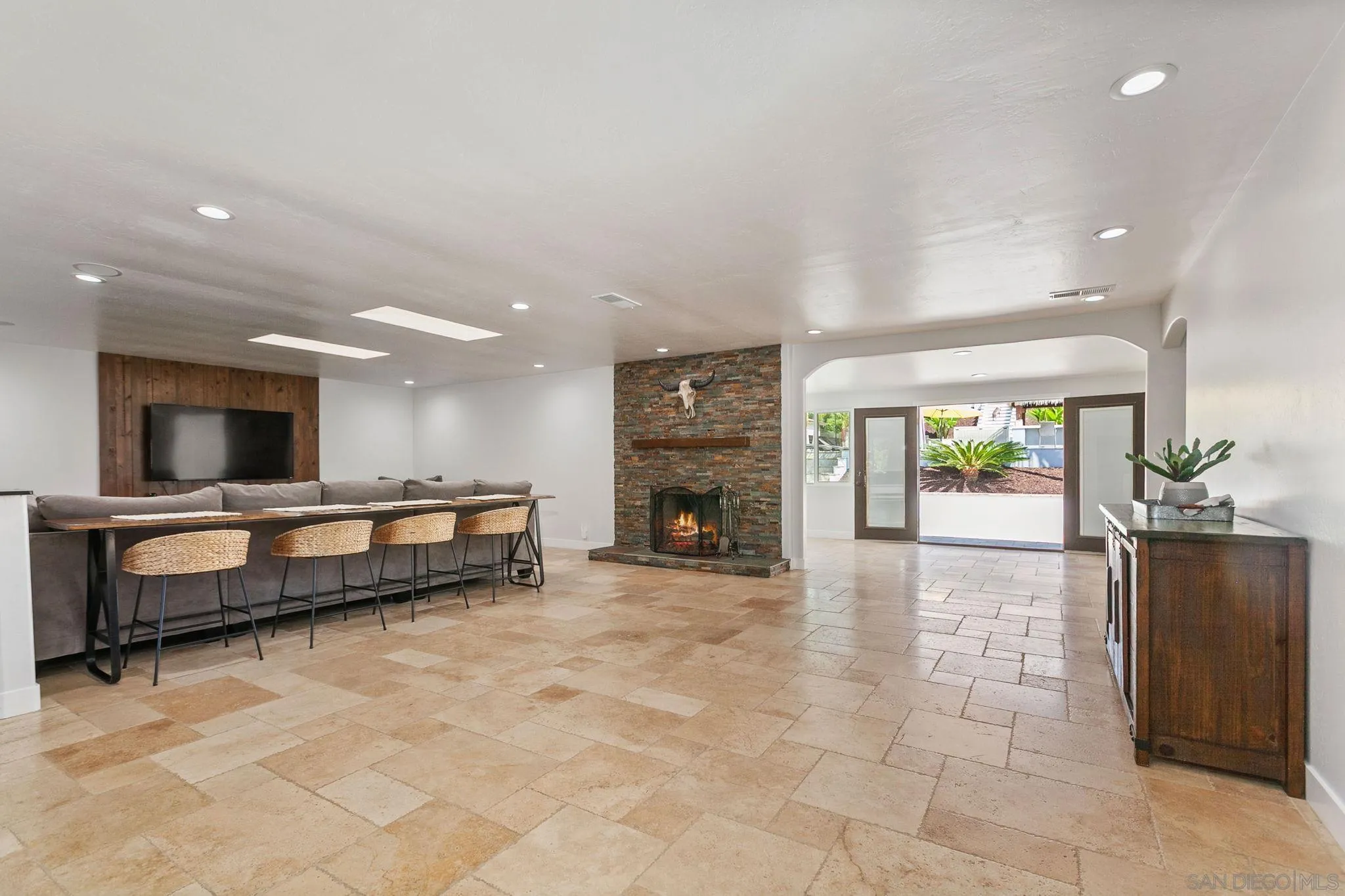 https://cdn.realtyfeed.com/cdn/127/250036579/5b44854b8cf42bb20c059046eebae919.webp