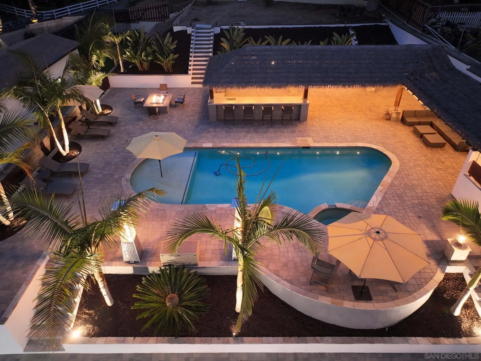 https://cdn.realtyfeed.com/cdn/127/250036579/a2dd1df50313d45aba094560fa20f810.webp