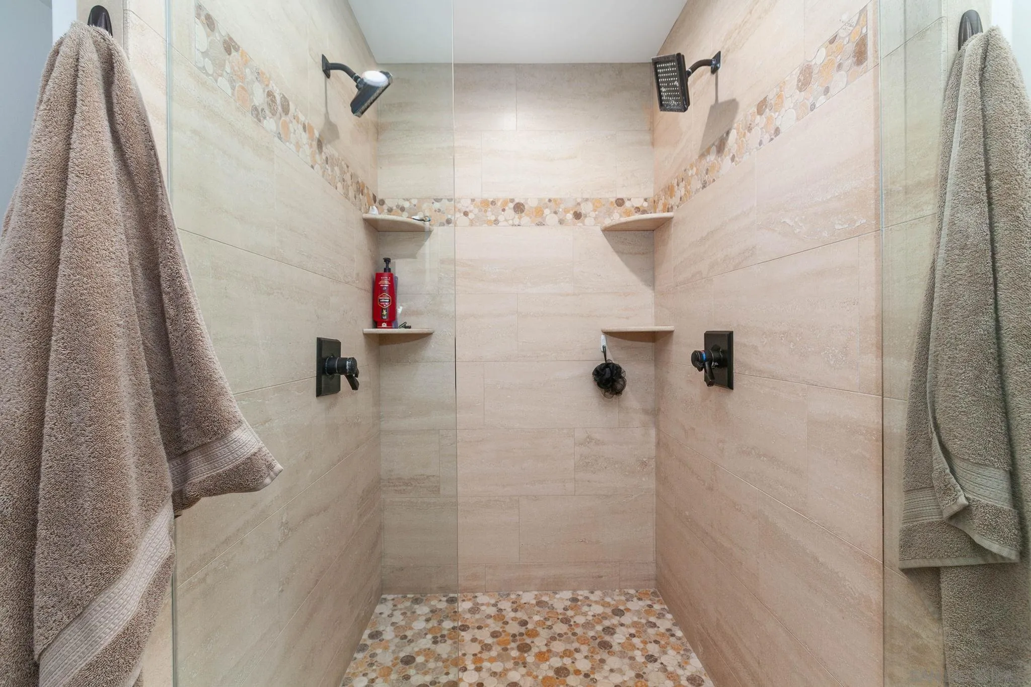 https://cdn.realtyfeed.com/cdn/127/250036579/be8c8f4cf8d354c2a494cbb81e99df71.webp