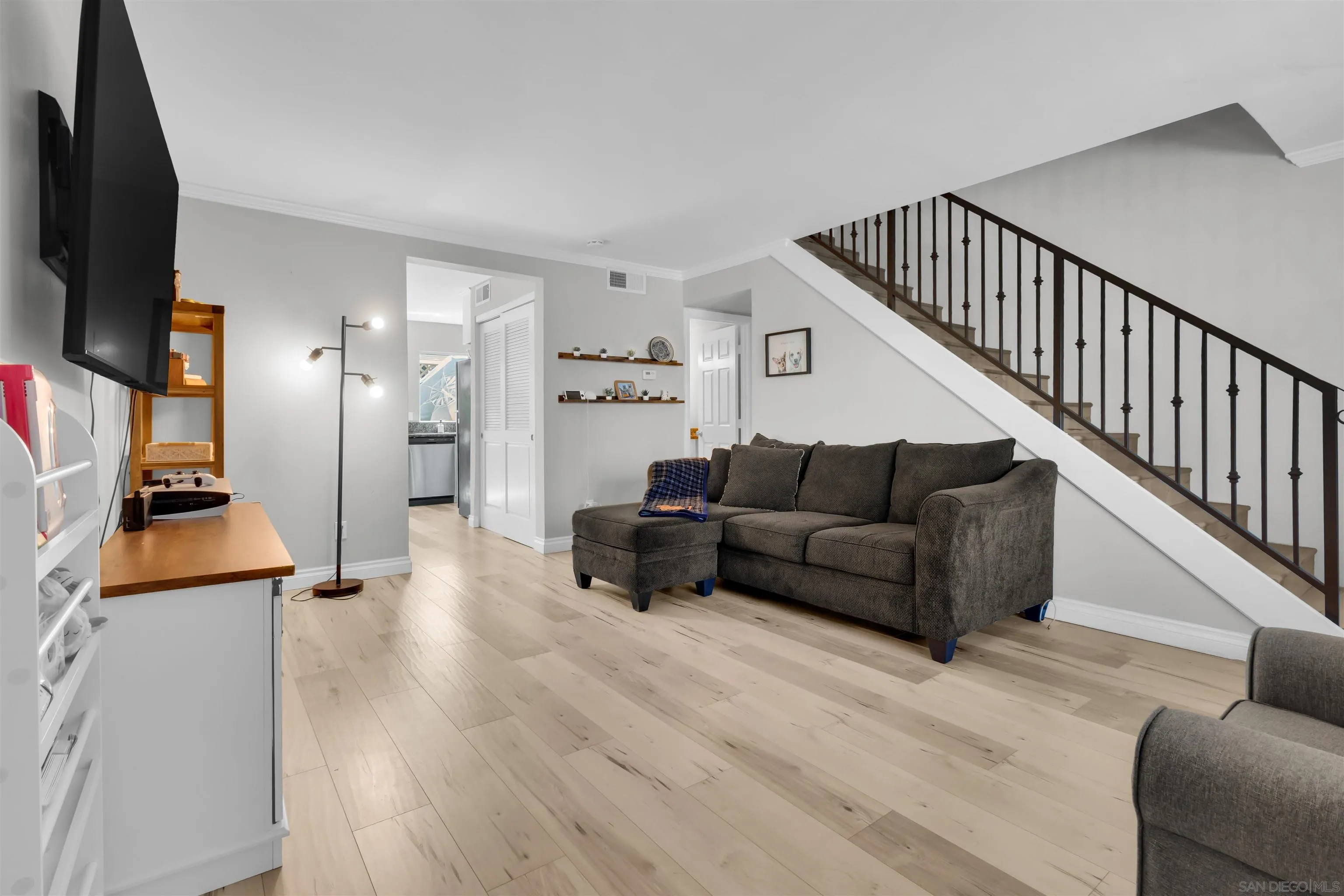 Photo #3: 250036583 Listing 