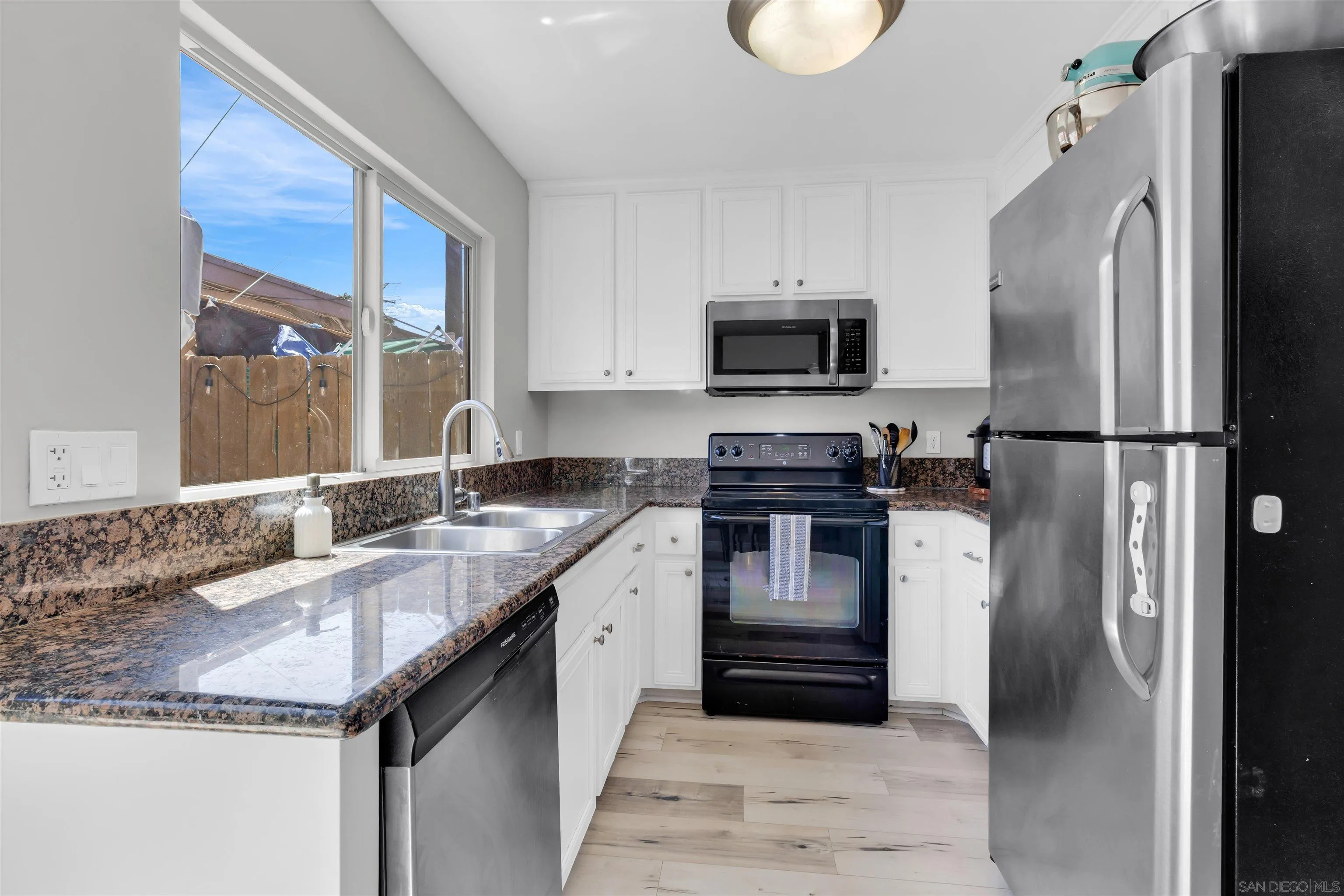 Photo #8: 250036583 Listing: Photo #8