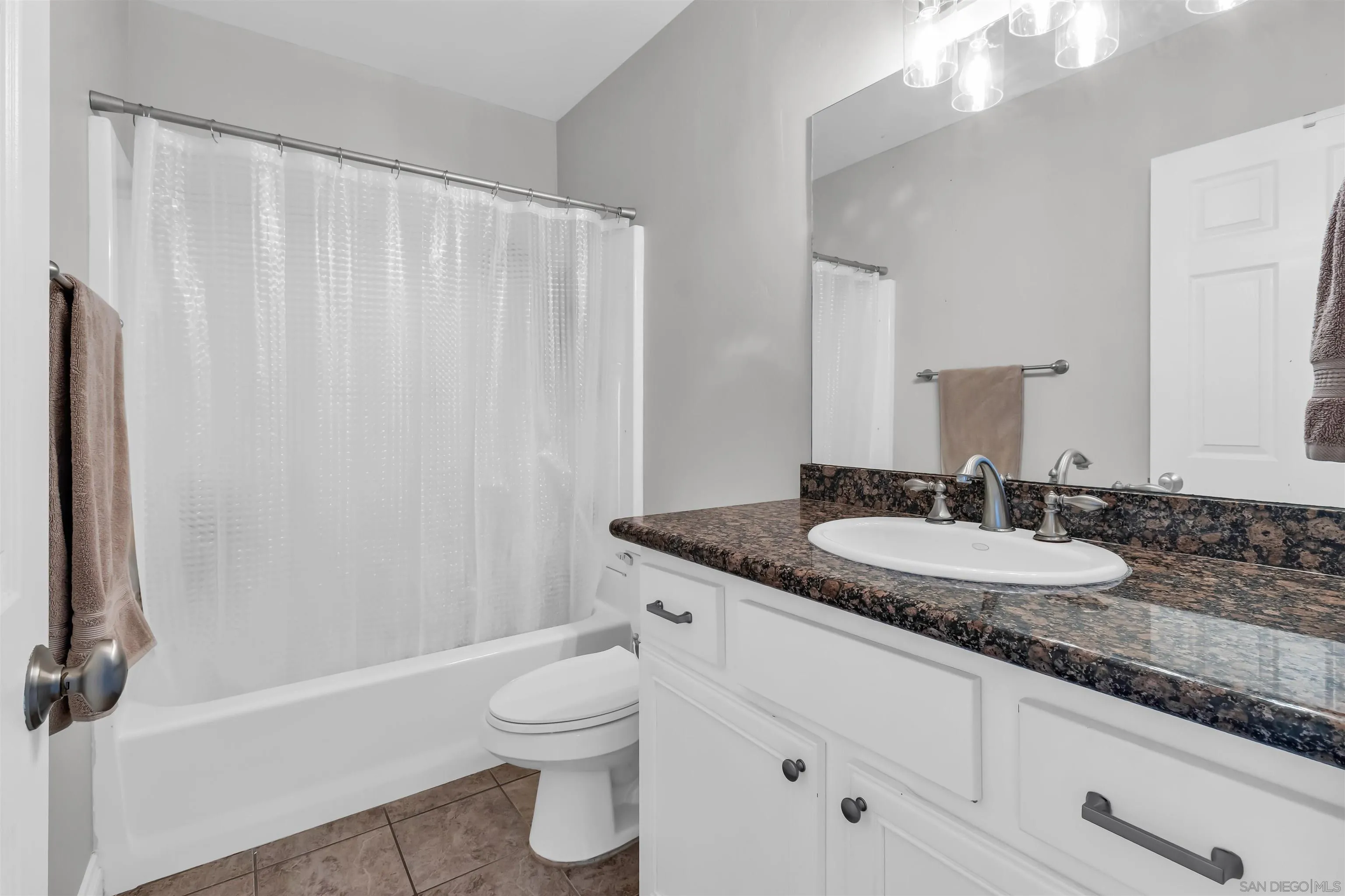 https://cdn.realtyfeed.com/cdn/127/250036583/6af2da8bdbb99dfd6ce4922a70e719b6.webp