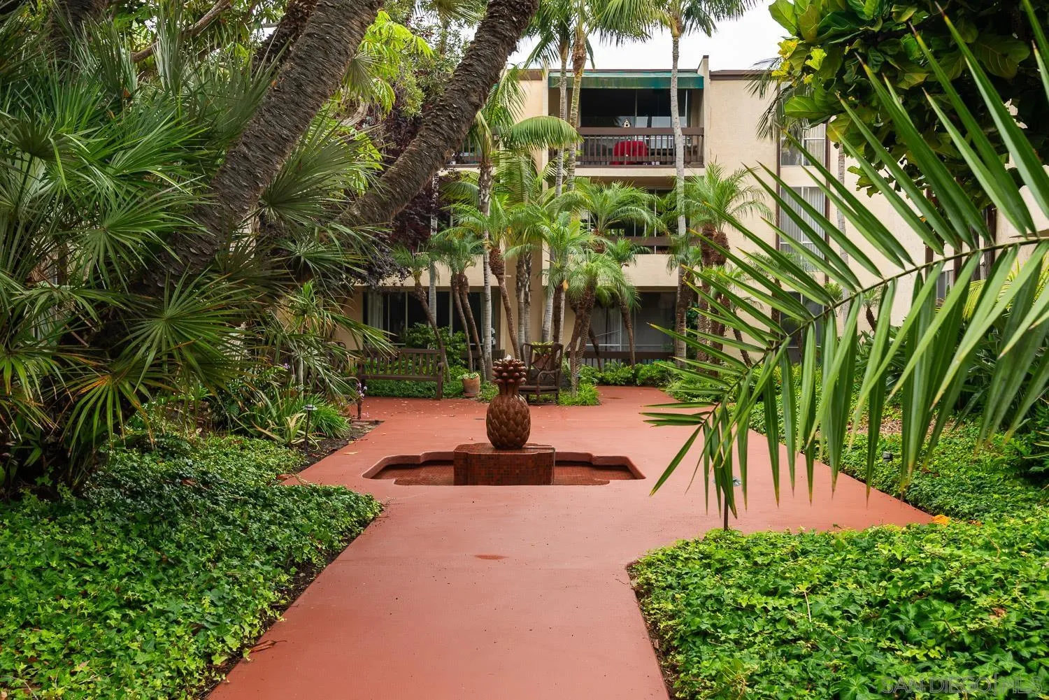 https://cdn.realtyfeed.com/cdn/127/250036584/3f403463f85b0b3af52e3a61384e0b9b.webp