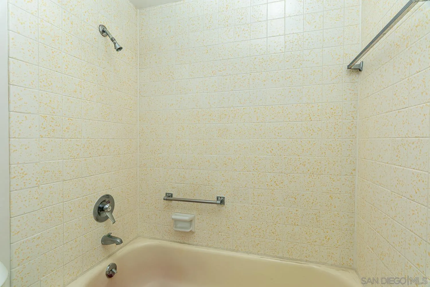 https://cdn.realtyfeed.com/cdn/127/250036584/44d8376feff5673301830d3d1ebdde82.webp