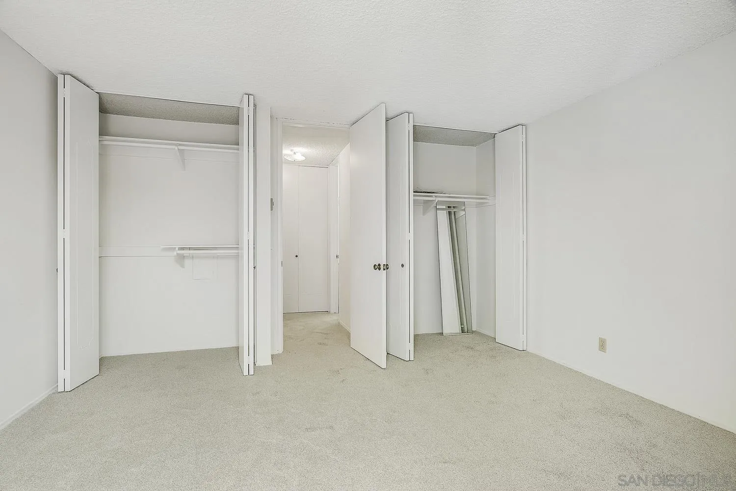 https://cdn.realtyfeed.com/cdn/127/250036584/ac290d45c8de34cf8049e816c2e2c90e.webp
