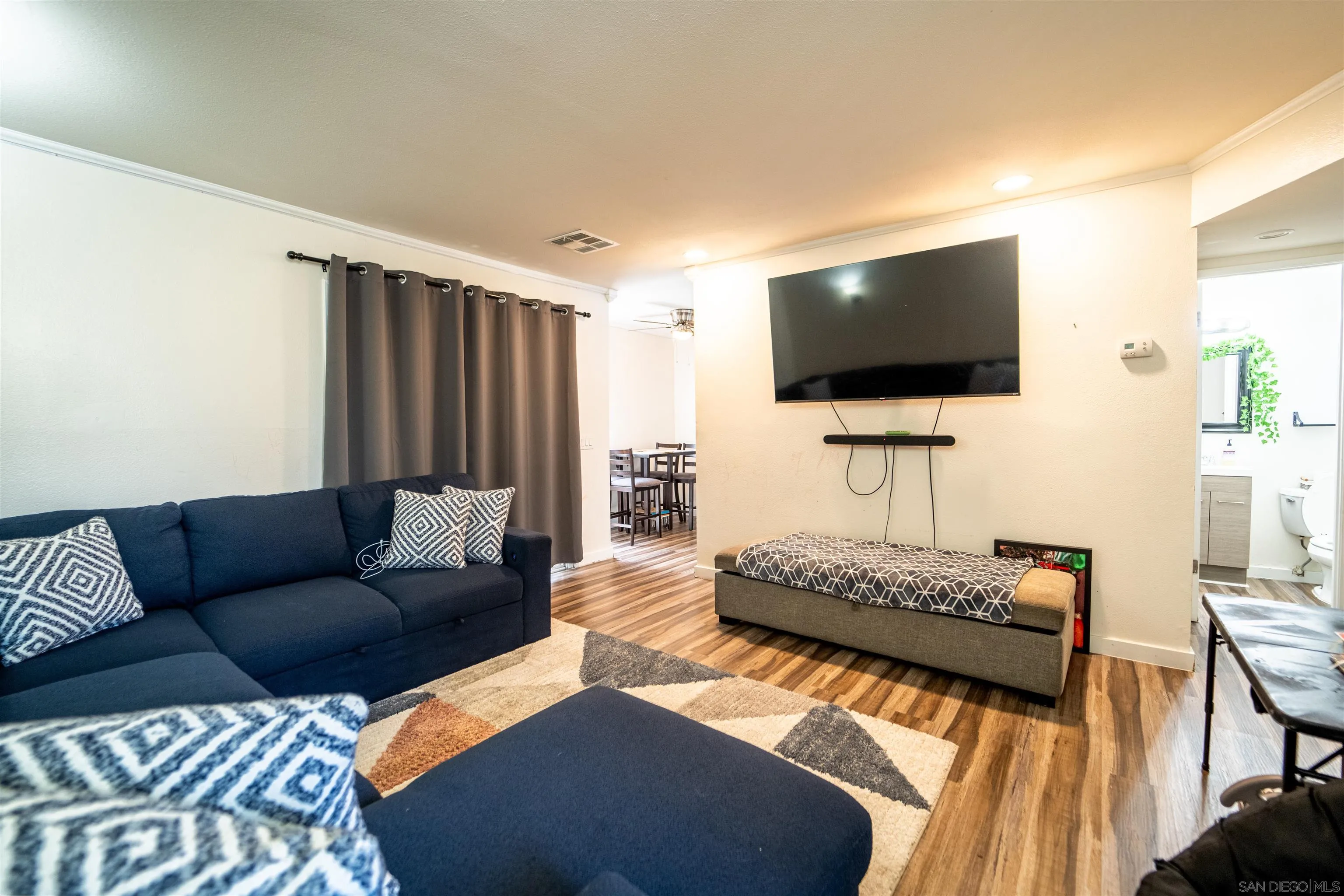https://cdn.realtyfeed.com/cdn/127/250036586/2ae76988fe8a1b31acb765df5745b7df.webp
