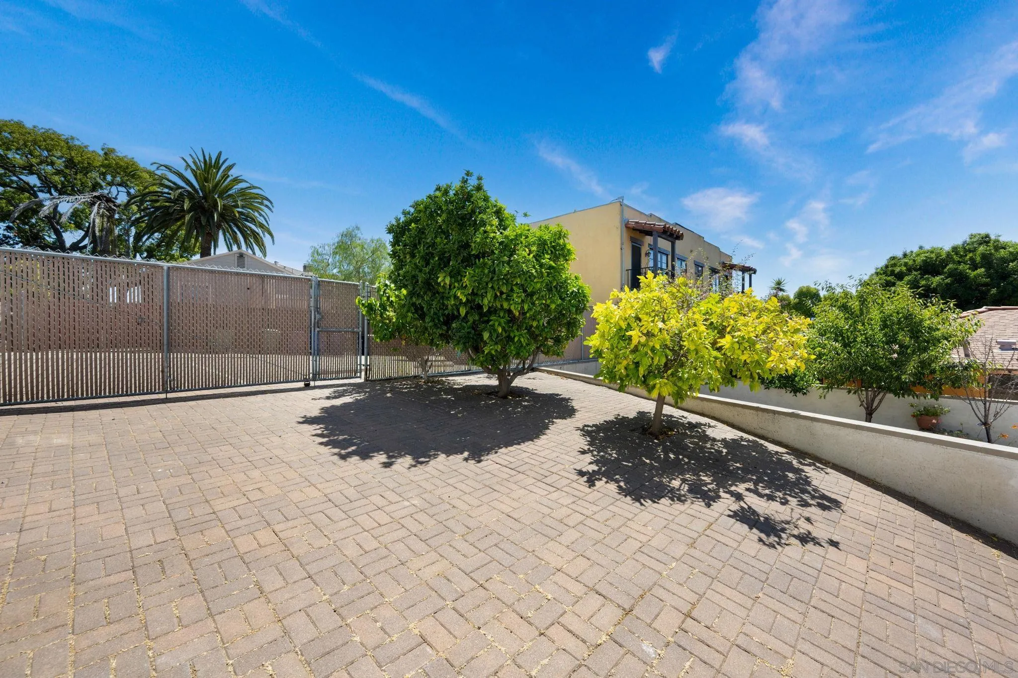 https://cdn.realtyfeed.com/cdn/127/250036588/2f6e2cd299ac68957b962ec840acf9cb.webp