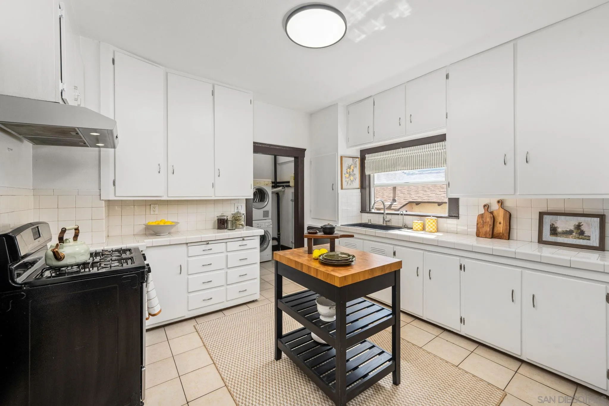 https://cdn.realtyfeed.com/cdn/127/250036588/3f9bc4bc8cdc4c5ddad27539cc556110.webp