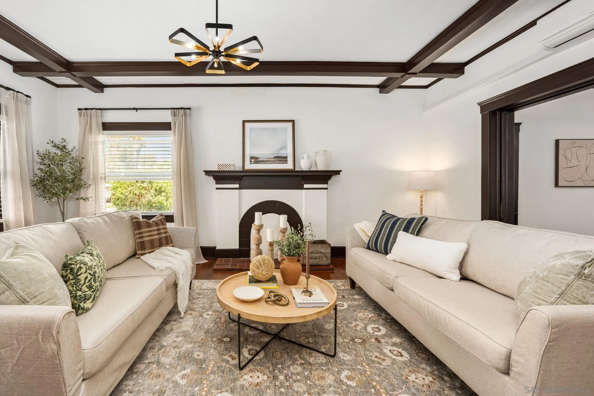 https://cdn.realtyfeed.com/cdn/127/250036588/721c7f70c88be5112fc50c4369ecfe45.webp