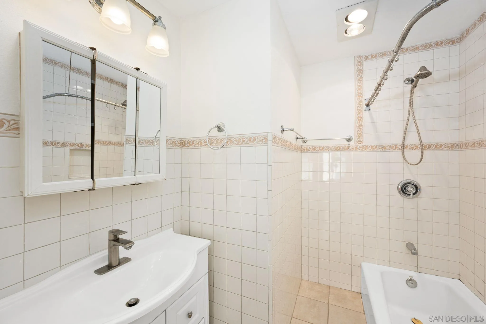https://cdn.realtyfeed.com/cdn/127/250036588/77a2172f2c12f1f014585eef0ee86383.webp