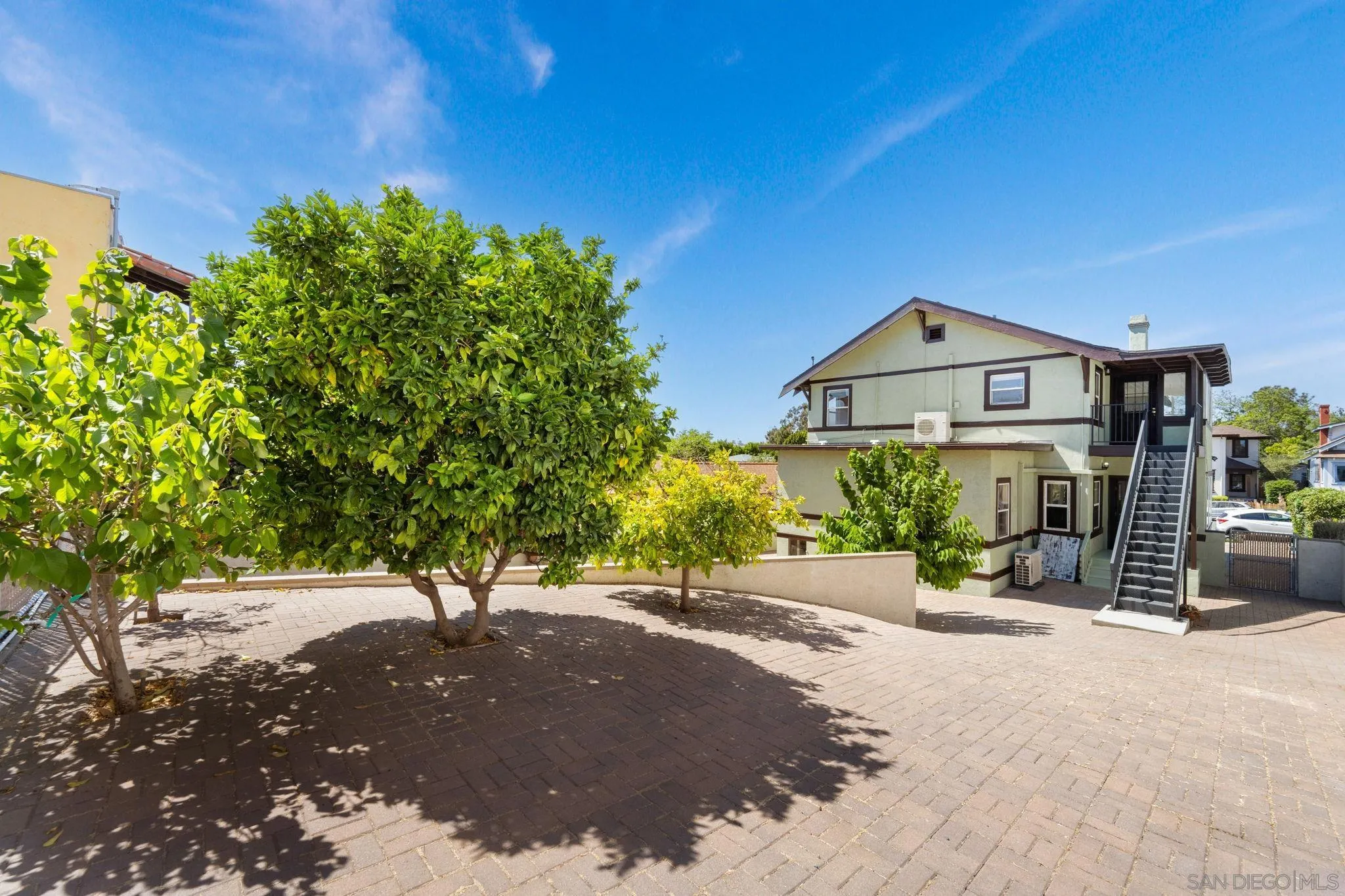 https://cdn.realtyfeed.com/cdn/127/250036588/f9dd469f3bf764c1b54976116c474471.webp