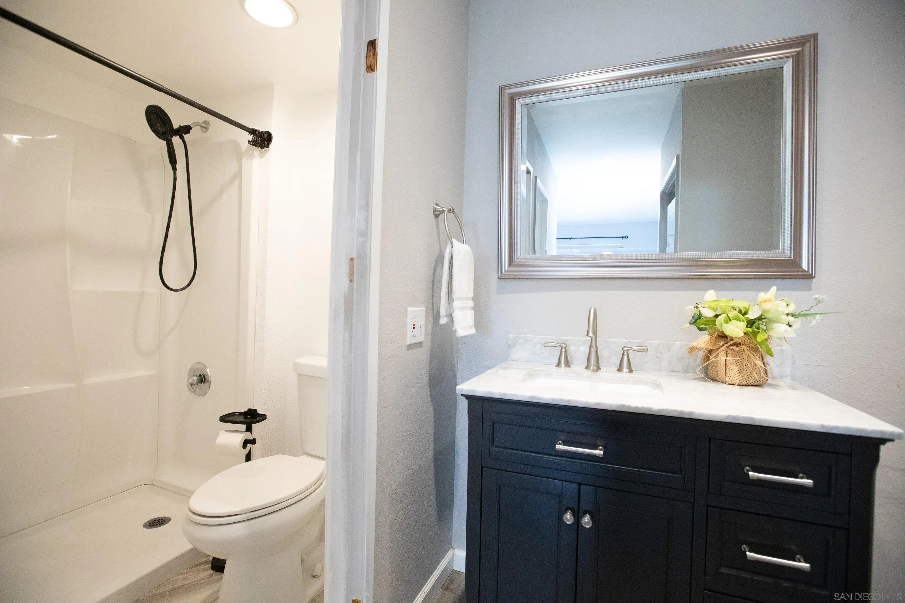 https://cdn.realtyfeed.com/cdn/127/250036591/c9ca95c0c6d0452986d480c5d2a7cbb6.webp