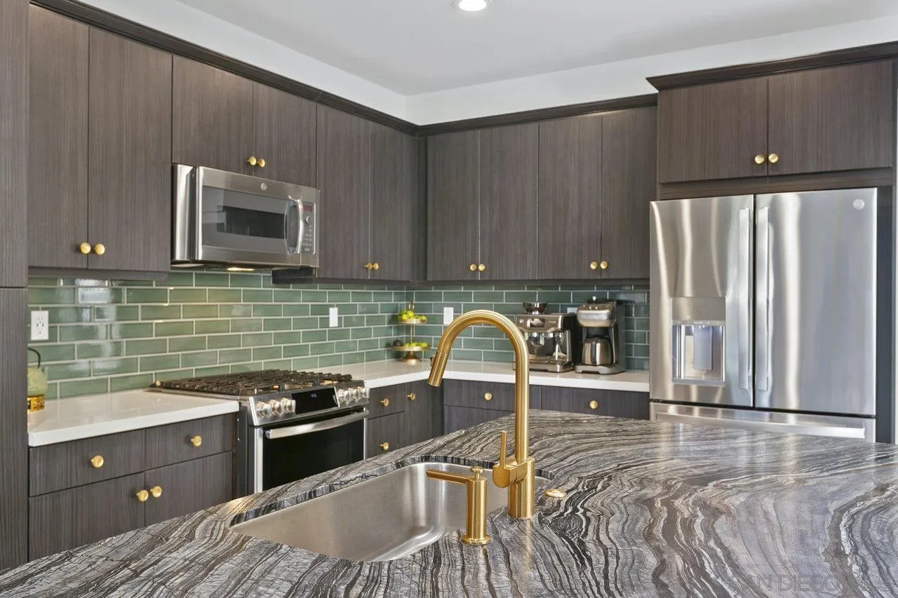 https://cdn.realtyfeed.com/cdn/127/250036592/05eebc74c2db533d9480c12c46cbb5f2.webp