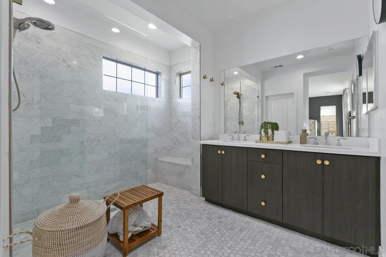https://cdn.realtyfeed.com/cdn/127/250036592/ad2a4ac4cf1ccb821088c29a49a031d3.webp