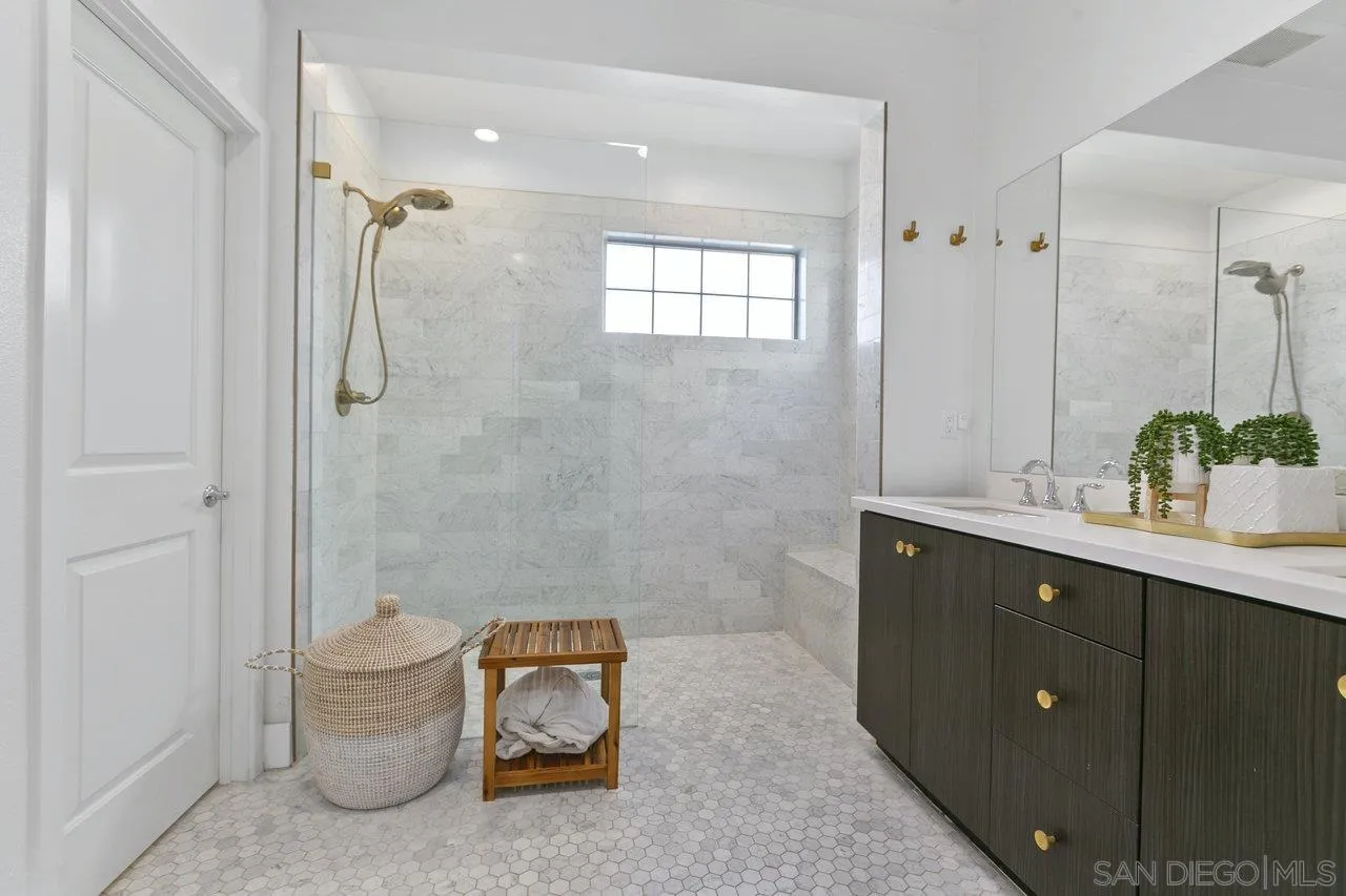 https://cdn.realtyfeed.com/cdn/127/250036592/bab2fcf7c23c709cc2d25ff3444a142b.webp