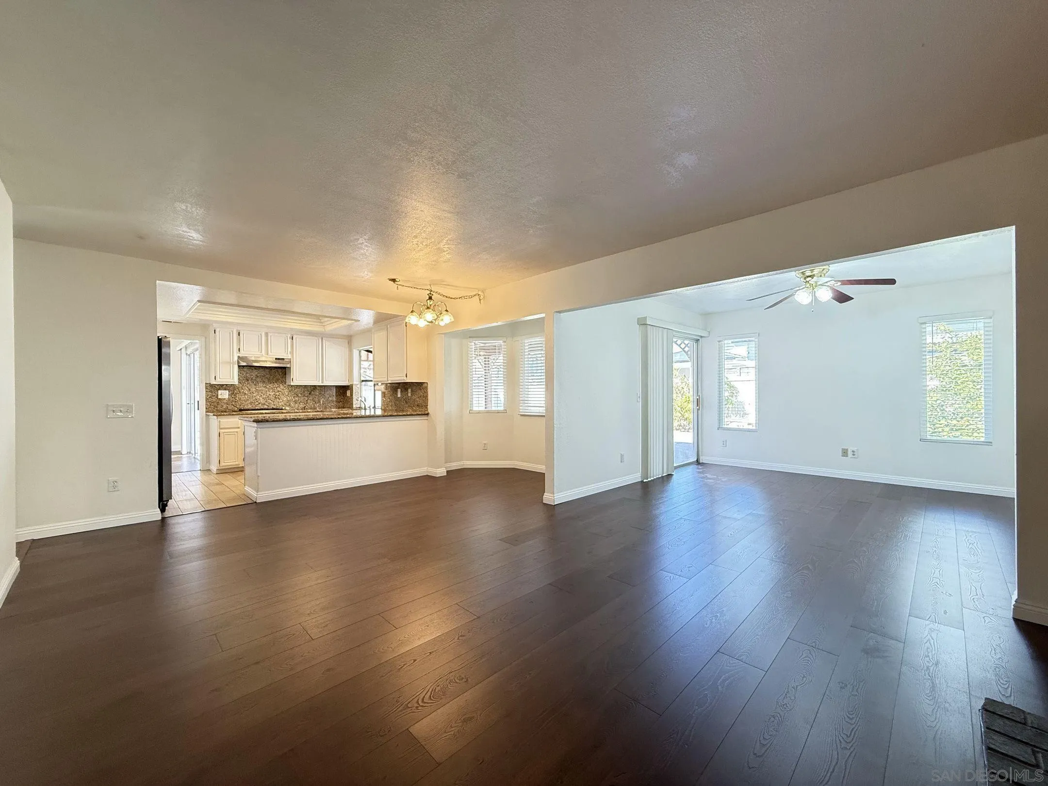 https://cdn.realtyfeed.com/cdn/127/250036593/007fd4e8e4d8e4179e49e1221d387ec6.webp
