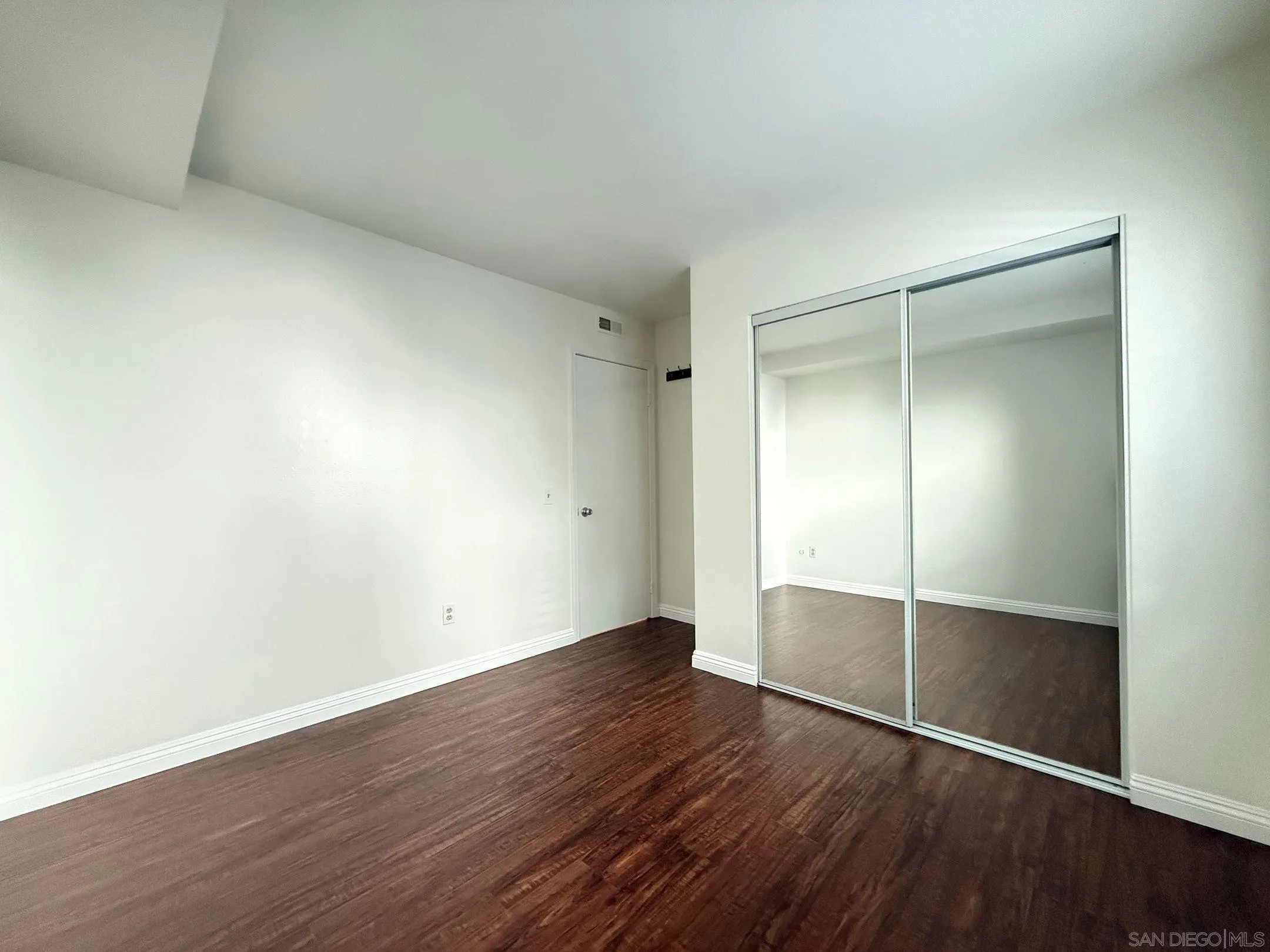 https://cdn.realtyfeed.com/cdn/127/250036593/13636f410369a94d8b90ffb4cc4d02d0.webp
