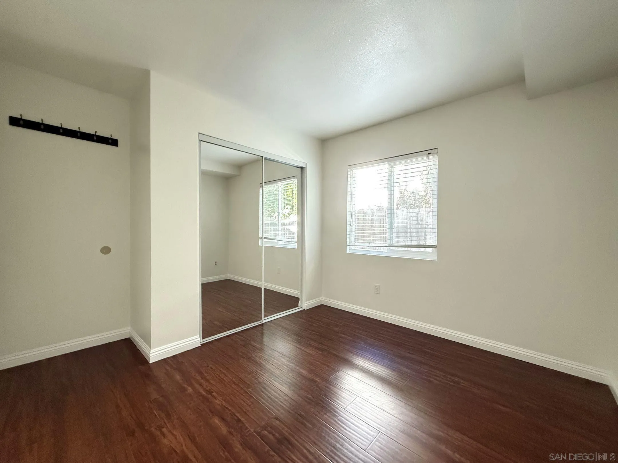 https://cdn.realtyfeed.com/cdn/127/250036593/14021632f1cbb878a0b243f3753094c3.webp
