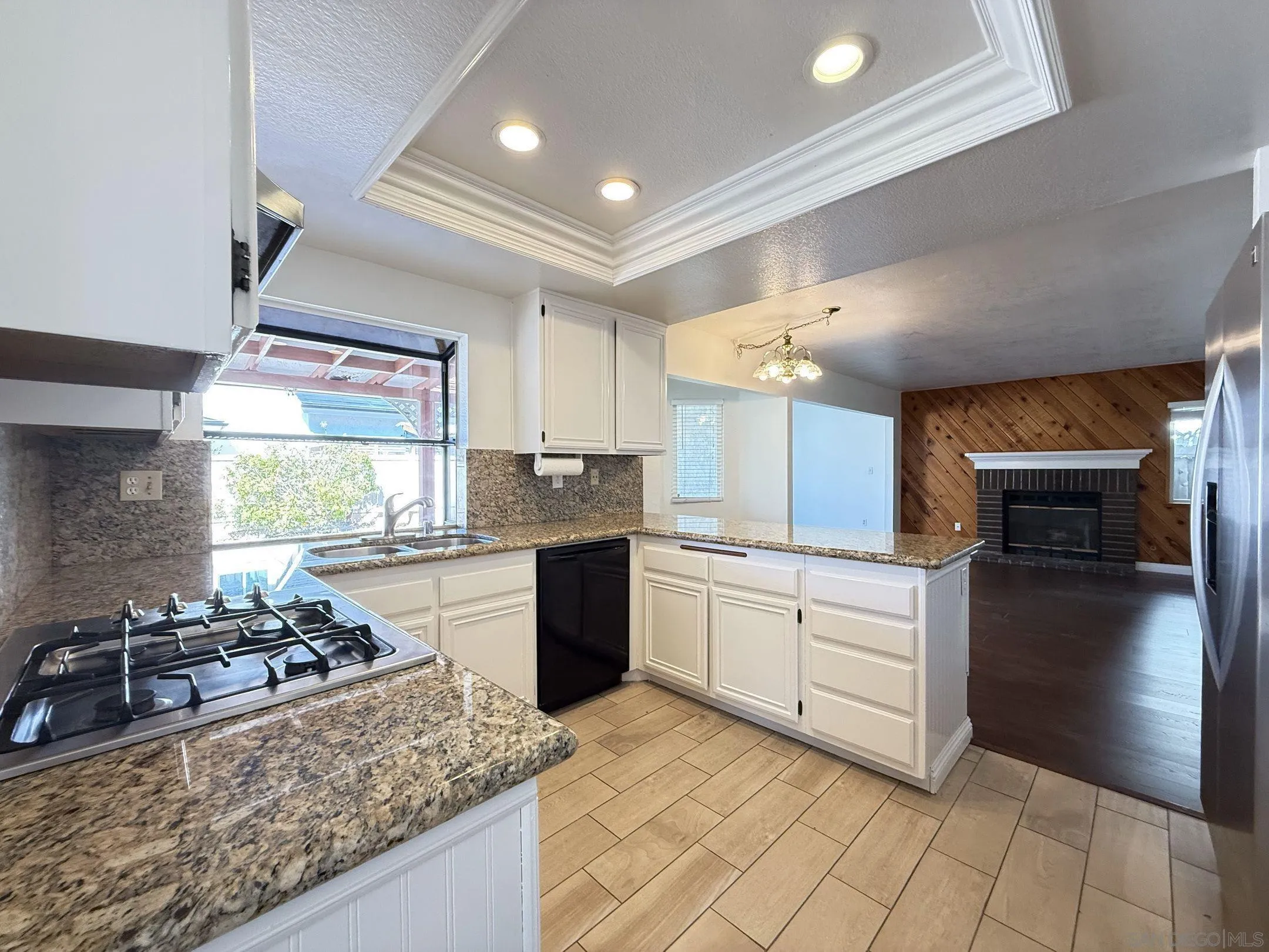 https://cdn.realtyfeed.com/cdn/127/250036593/28cf1fc24726c8e16a90b3fcd4d6d9e1.webp