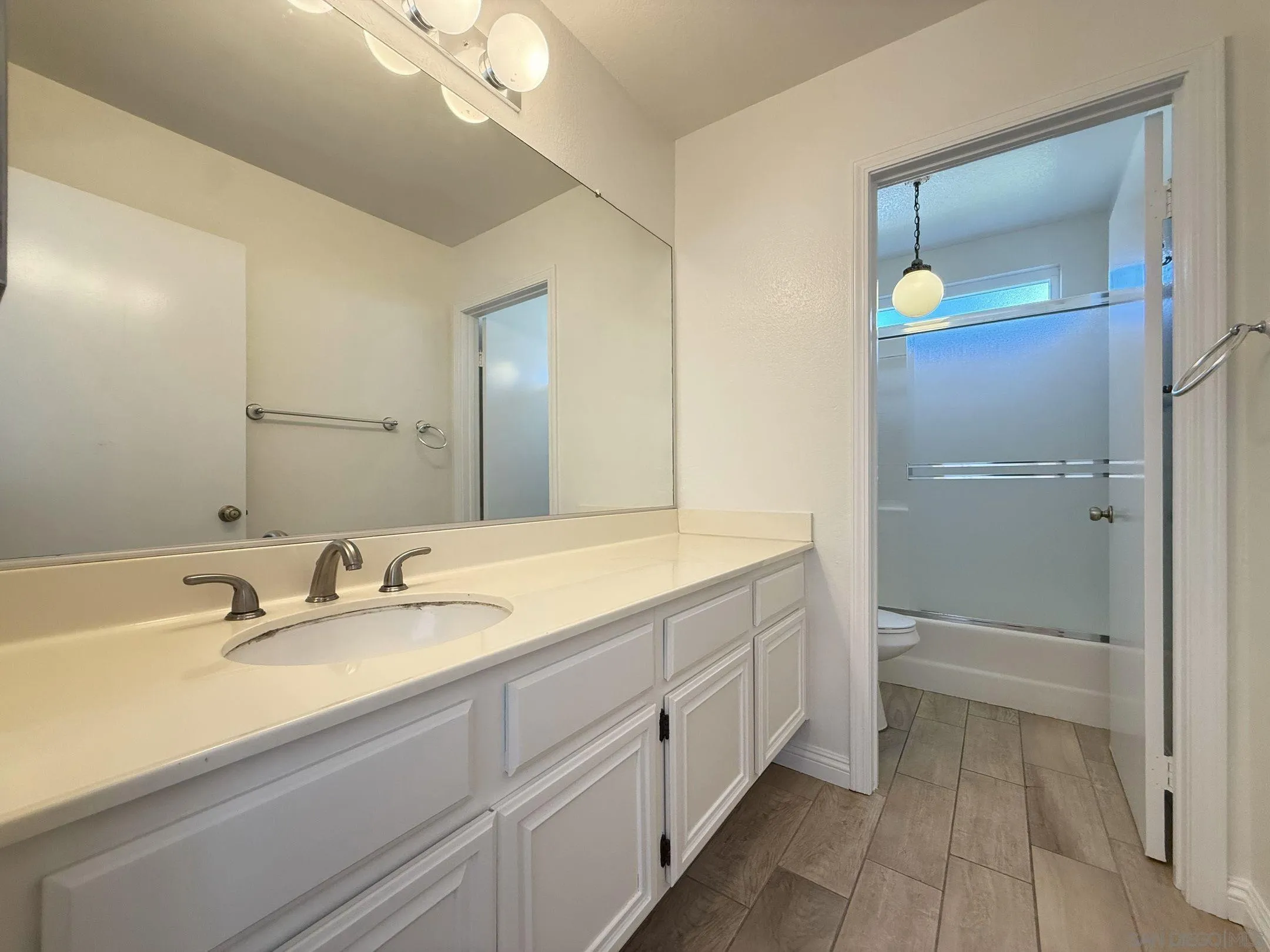 https://cdn.realtyfeed.com/cdn/127/250036593/4d0a0f000b1e7a2004f669ab069b7c3d.webp