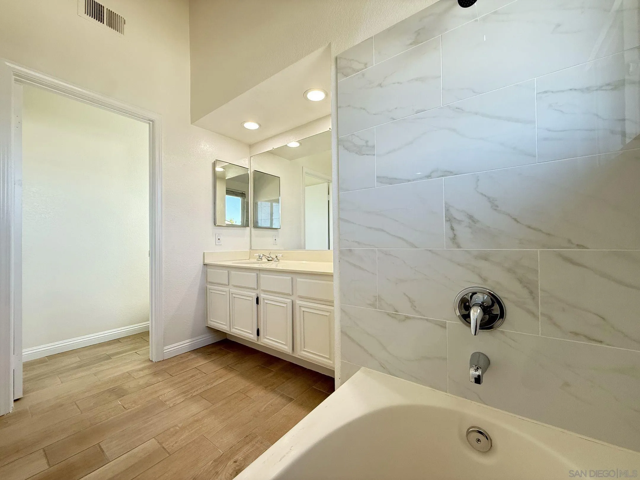 https://cdn.realtyfeed.com/cdn/127/250036593/57ca26a99d55b0cf1a093566a846fd94.webp