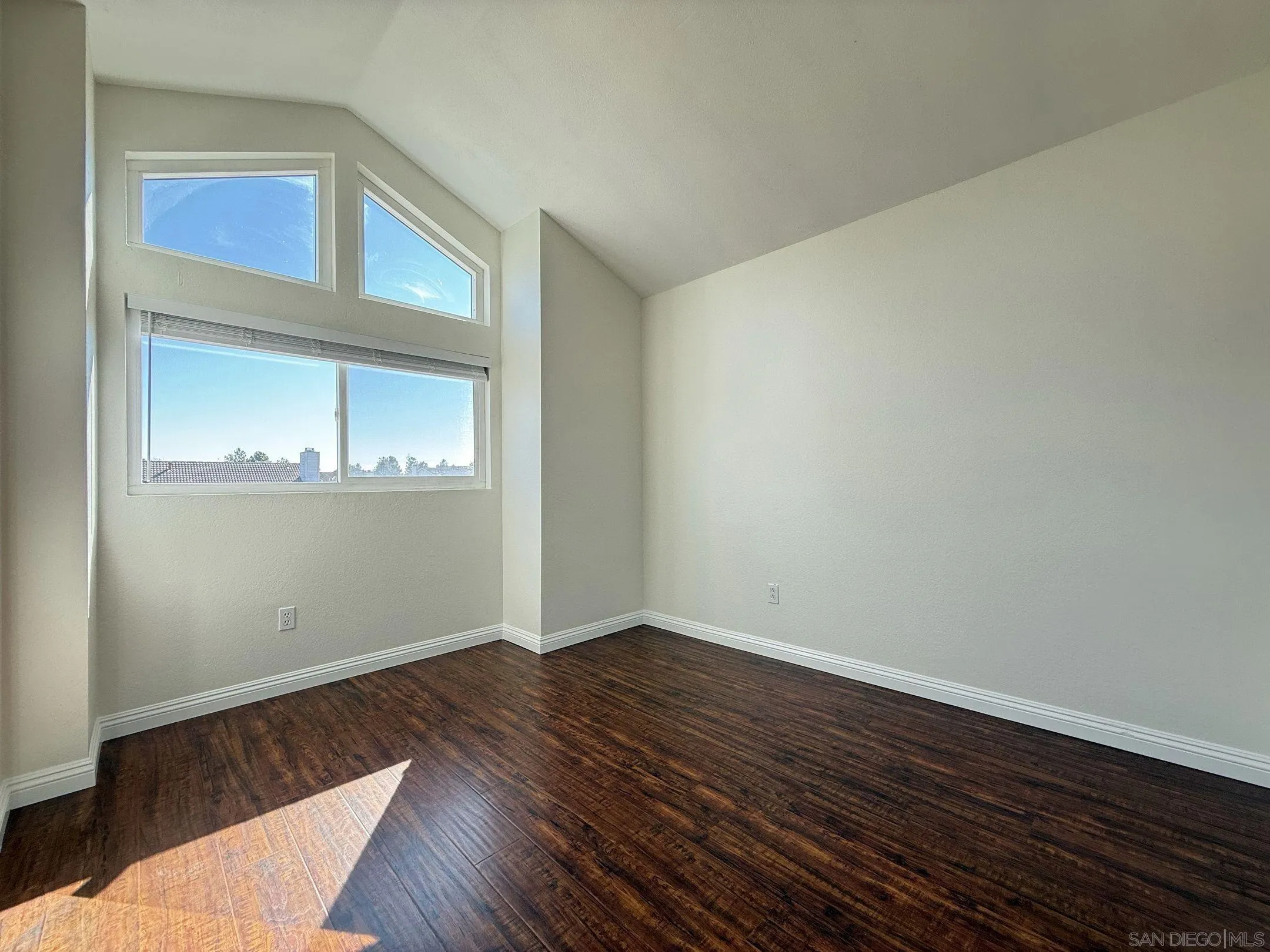 https://cdn.realtyfeed.com/cdn/127/250036593/7d415ea485b4b08be20913640eb5fc95.webp