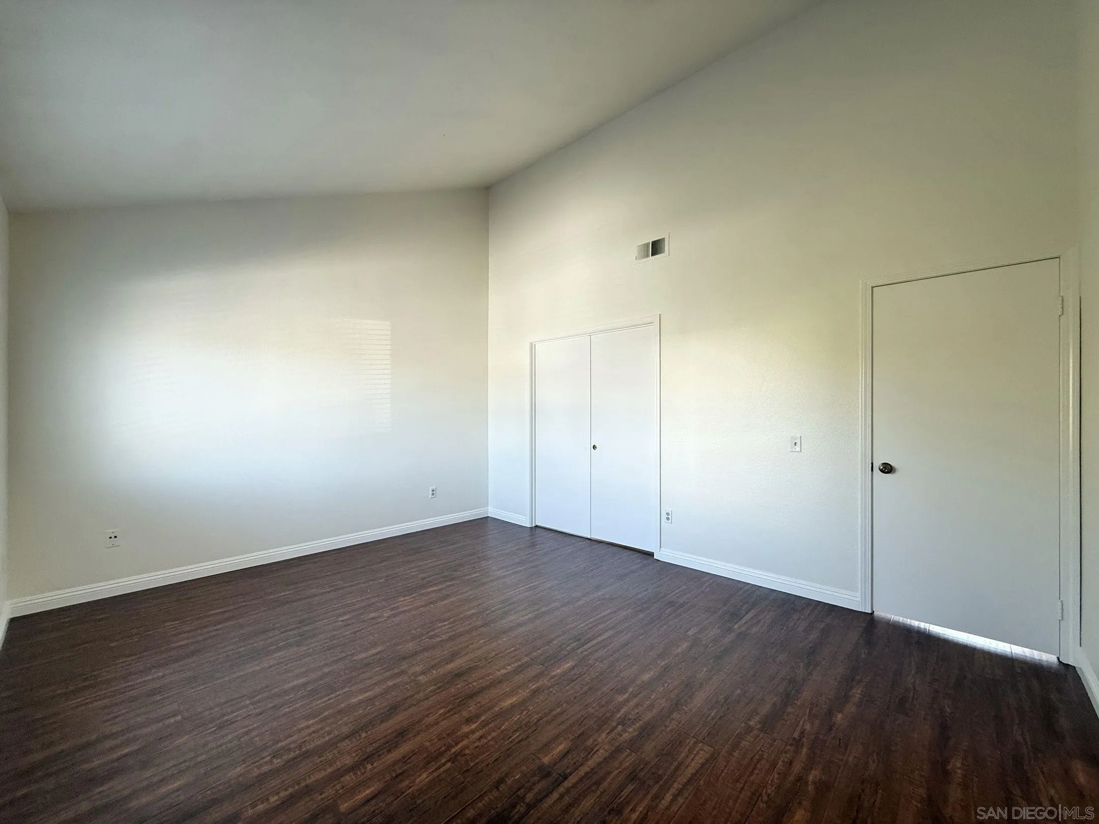 https://cdn.realtyfeed.com/cdn/127/250036593/c8085c7bd8381b337e5732884d3ee314.webp