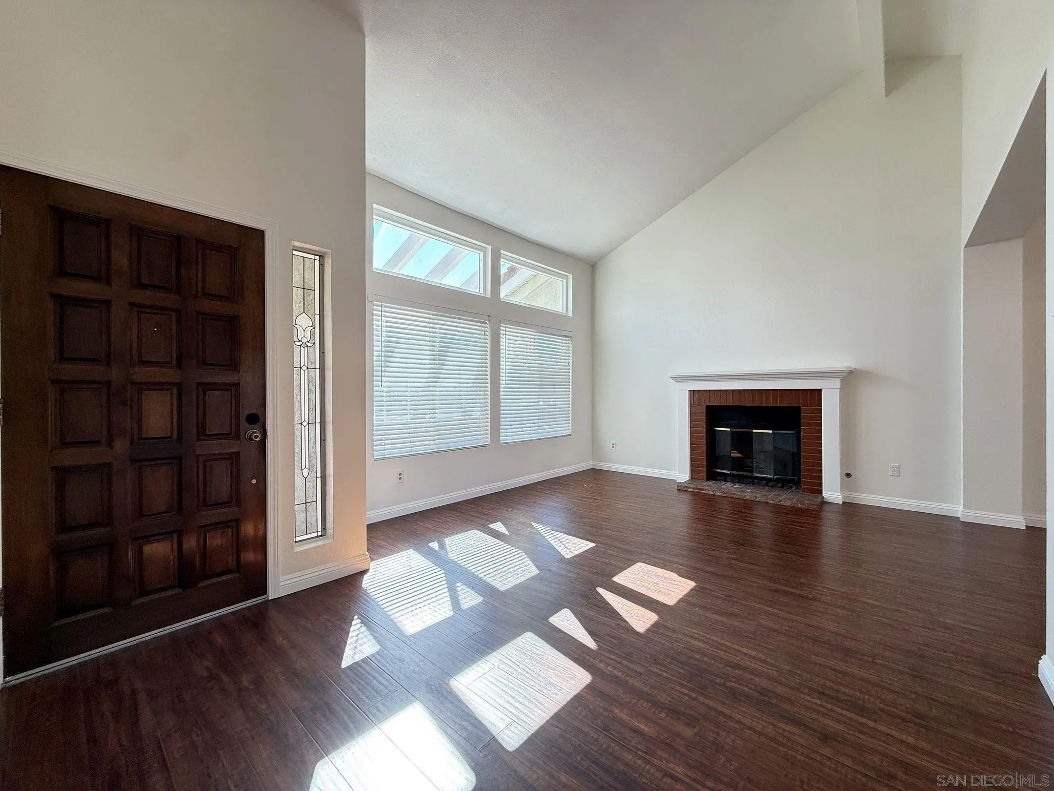 https://cdn.realtyfeed.com/cdn/127/250036593/cd75d4aec6b862be7358615b51254ec4.webp
