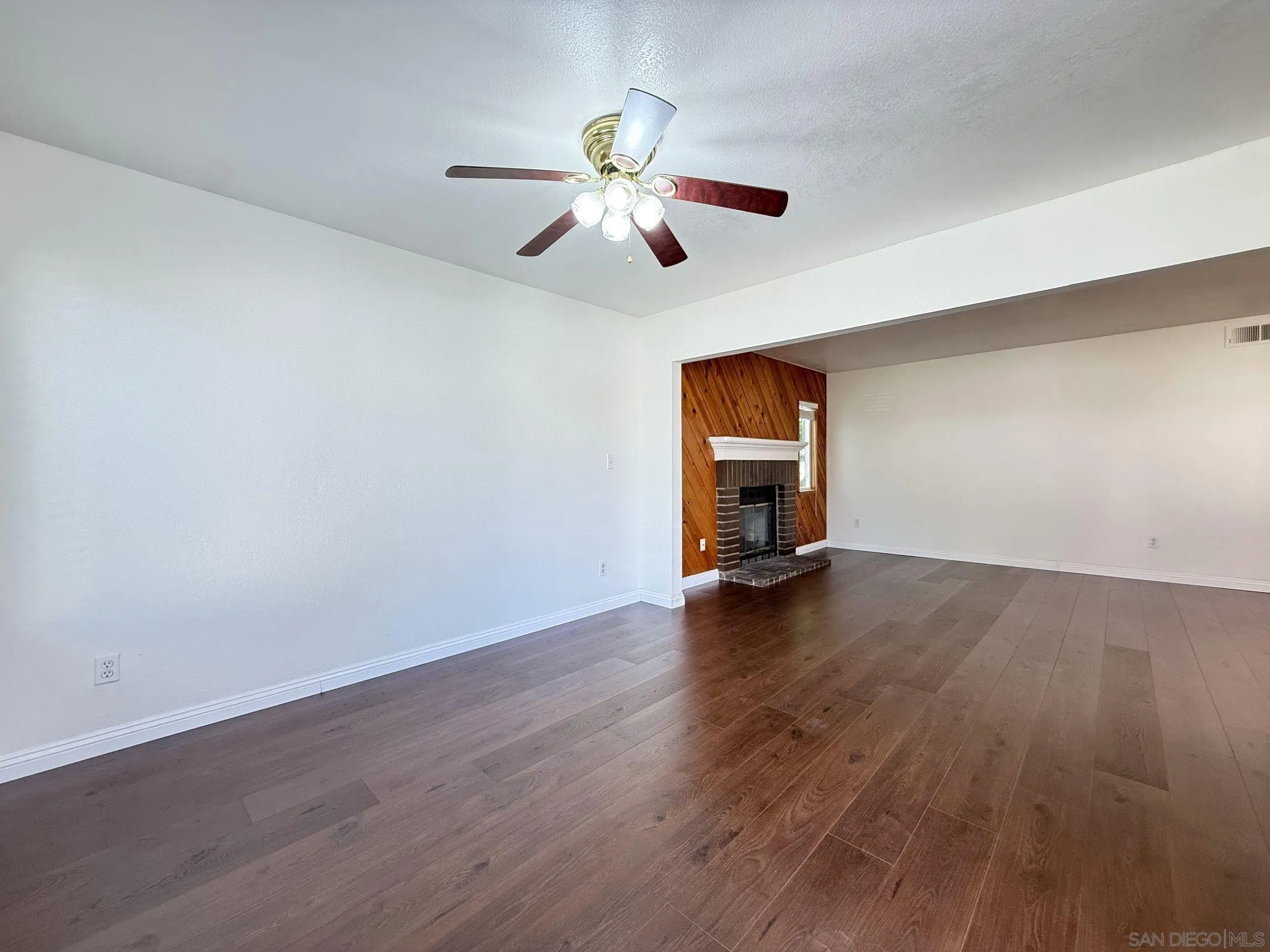 https://cdn.realtyfeed.com/cdn/127/250036593/d7cd11328f61740835c66e87387858a4.webp