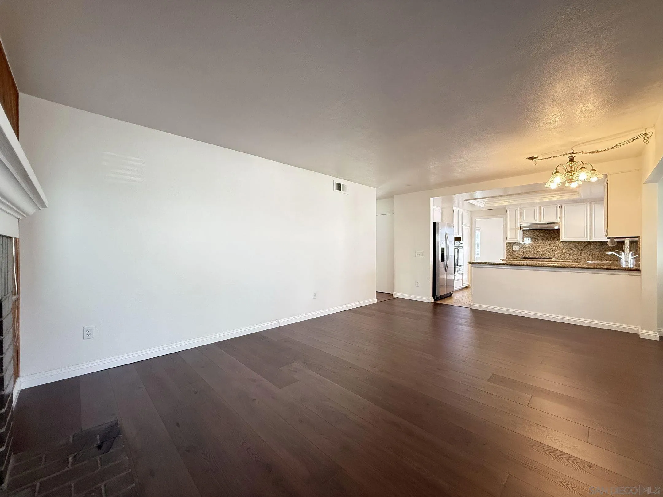 https://cdn.realtyfeed.com/cdn/127/250036593/ebffe6a3861a8a478295181078da7b21.webp