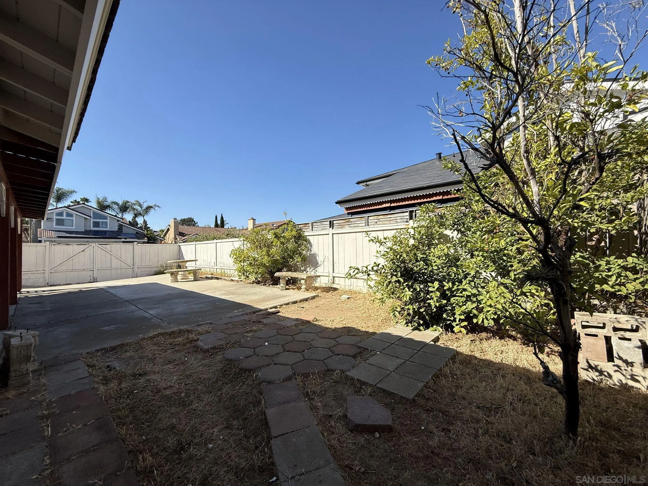 https://cdn.realtyfeed.com/cdn/127/250036593/ec37505d1f2281a33256f2819c4d7d4c.webp