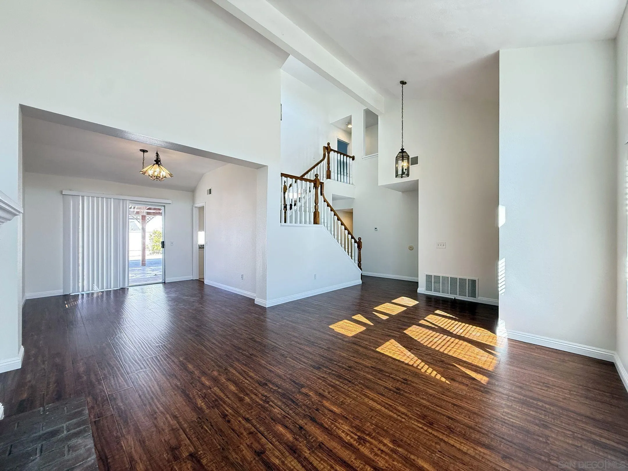 https://cdn.realtyfeed.com/cdn/127/250036593/fad4f8863177747553faefe897739785.webp
