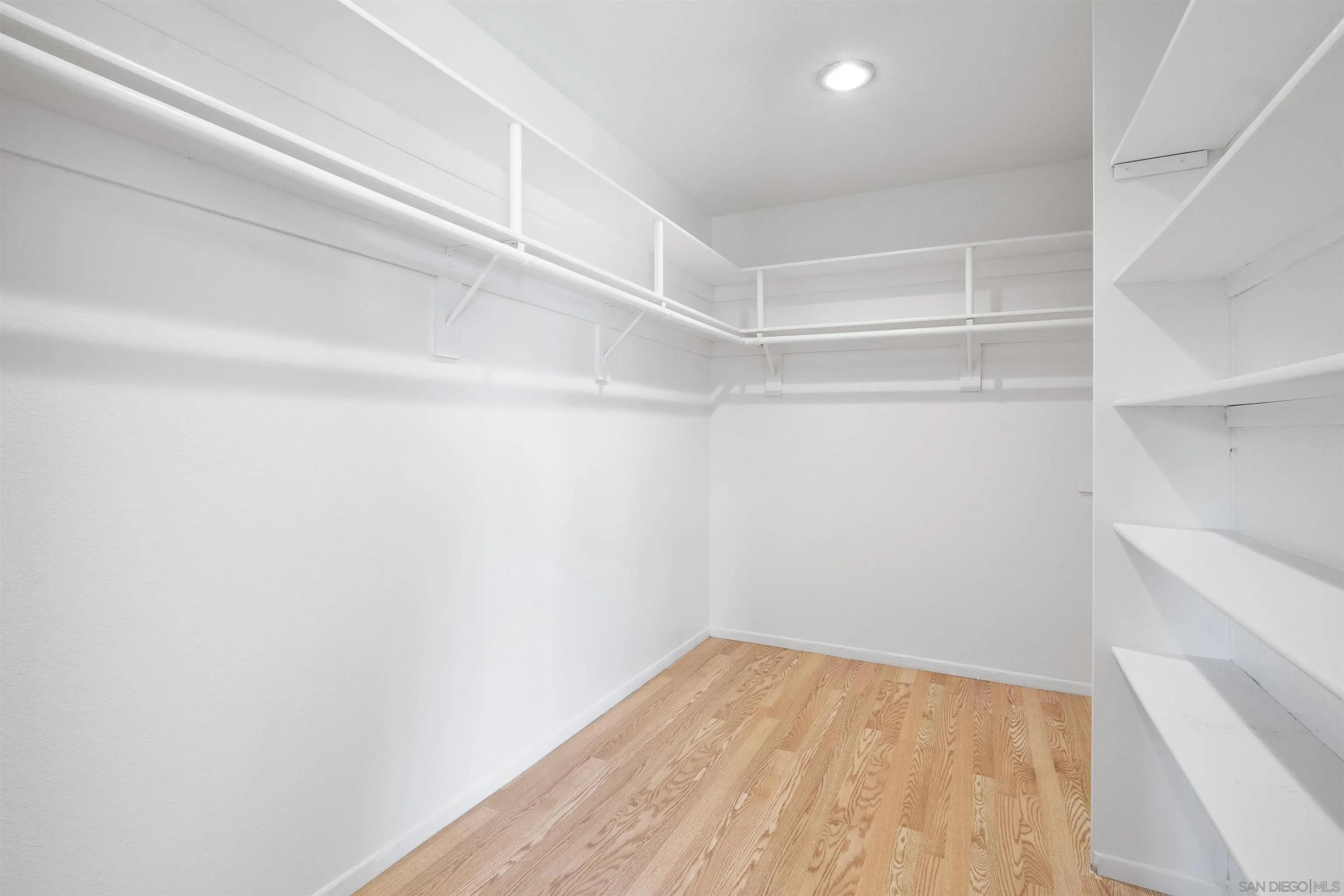 https://cdn.realtyfeed.com/cdn/127/250036596/057f024520bc30dcfd549294f88d89da.webp