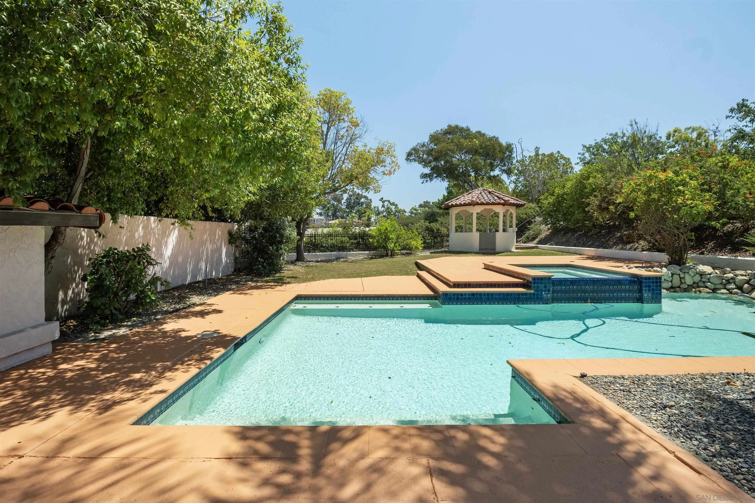 https://cdn.realtyfeed.com/cdn/127/250036596/06d44d2b6de327380aa993d97e776308.webp